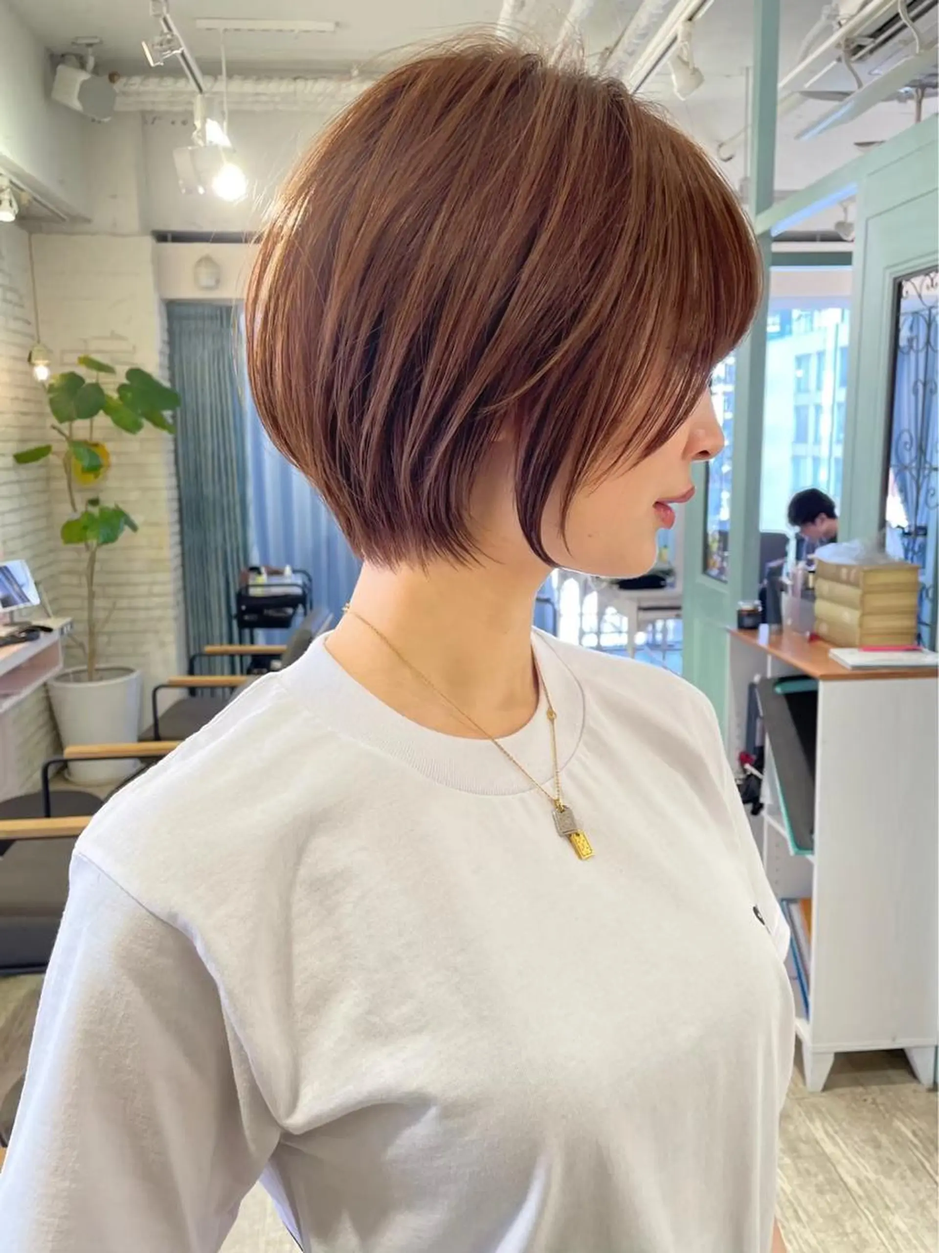 ショート カット トリートメント 💛美髪ハイトーン LEON🩶のヘアスタイル