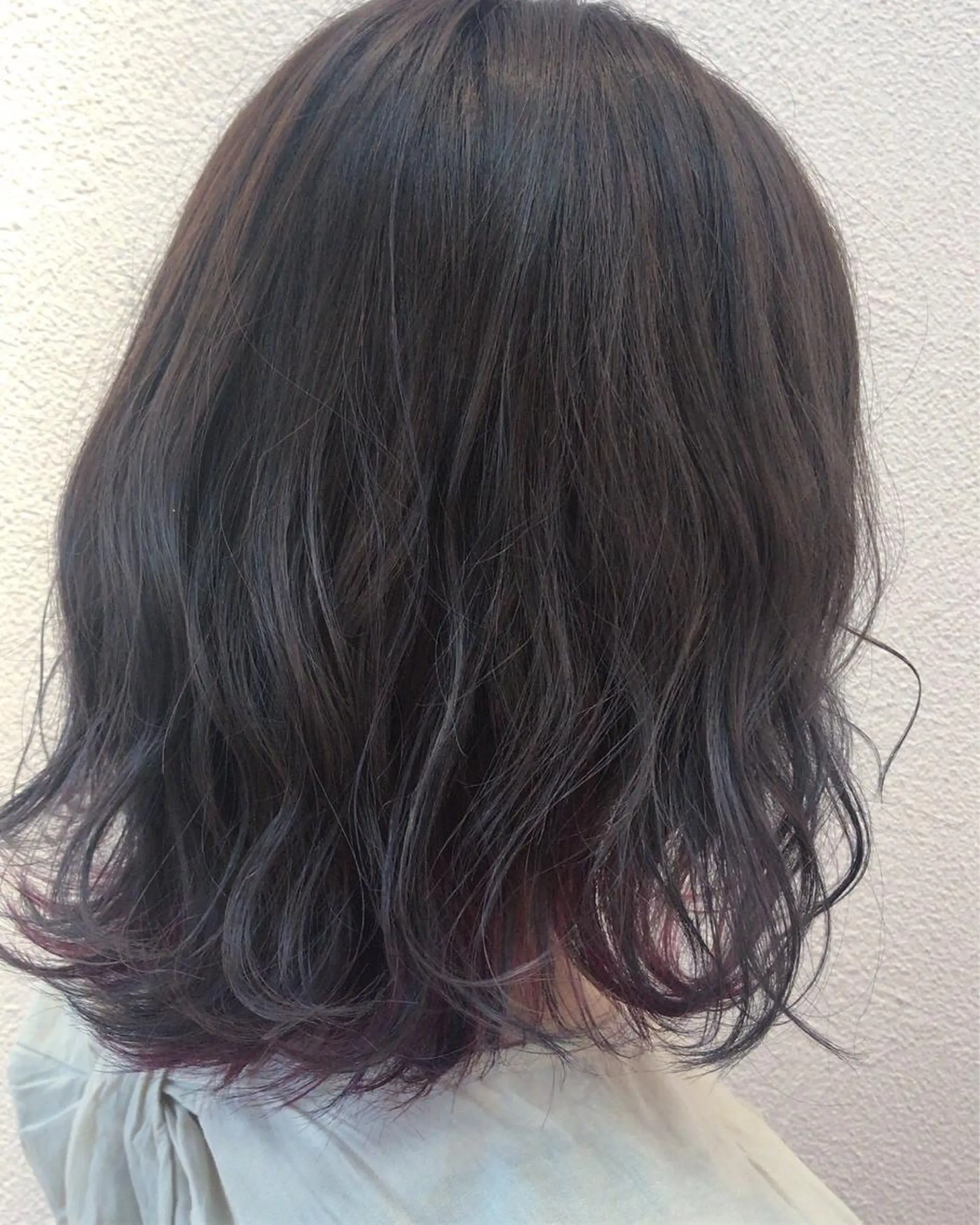 ミディアム カラー ブリーチ グレージュ インナーカラー Neolive Cava 相模大野店所属・sola: neoliveのヘアスタイル