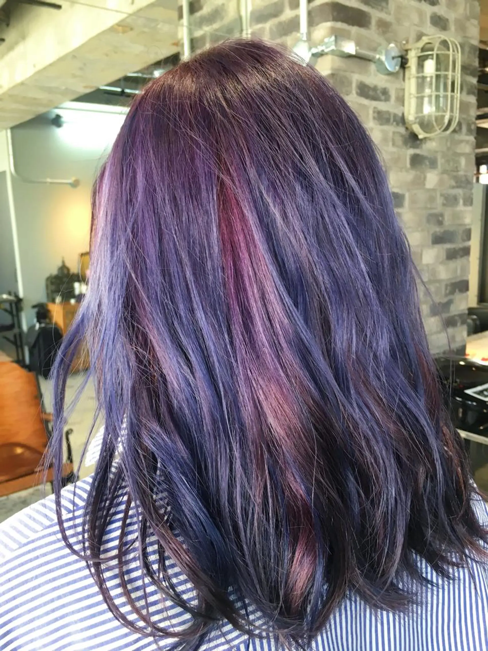 セミロング カラー ブルーカラー ブルーパープル グラデーションカラー ハイライトカラー パープルカラー ヘアカラー トリートメント 代表 中島貴志のヘアスタイル