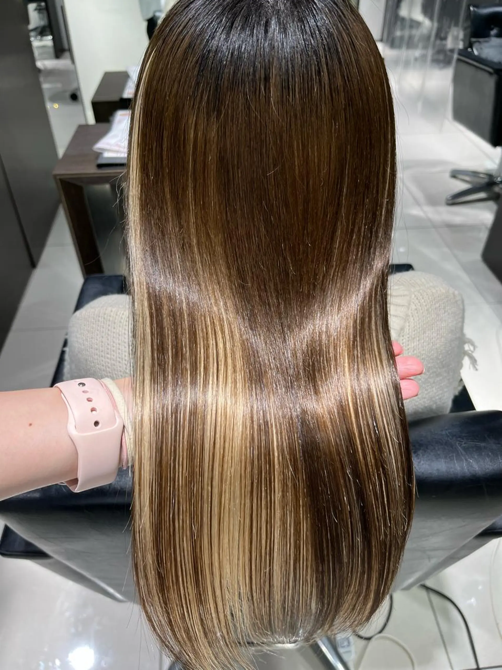 トリートメント 🩶ブリーチ/ レイヤー🩶フミカのヘアスタイル