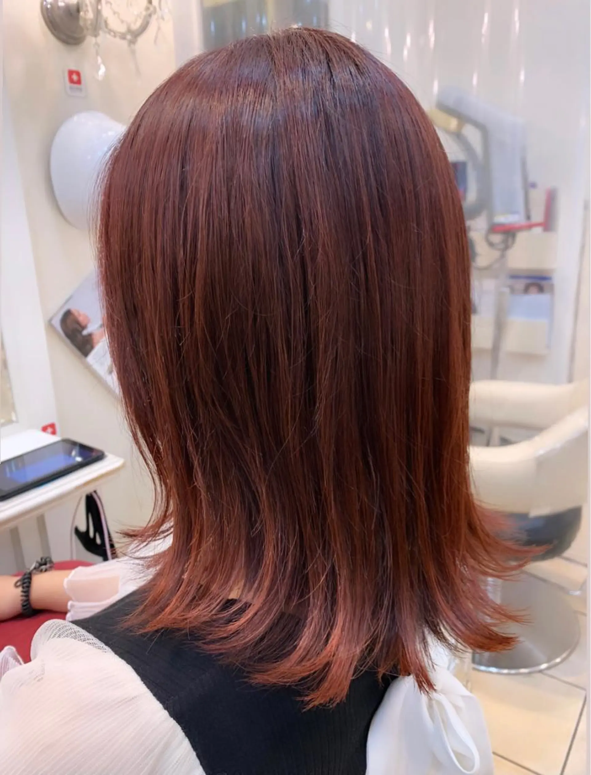 セミロング カラー カット ヘアカラー トリートメント 岩本 菖のヘアスタイル