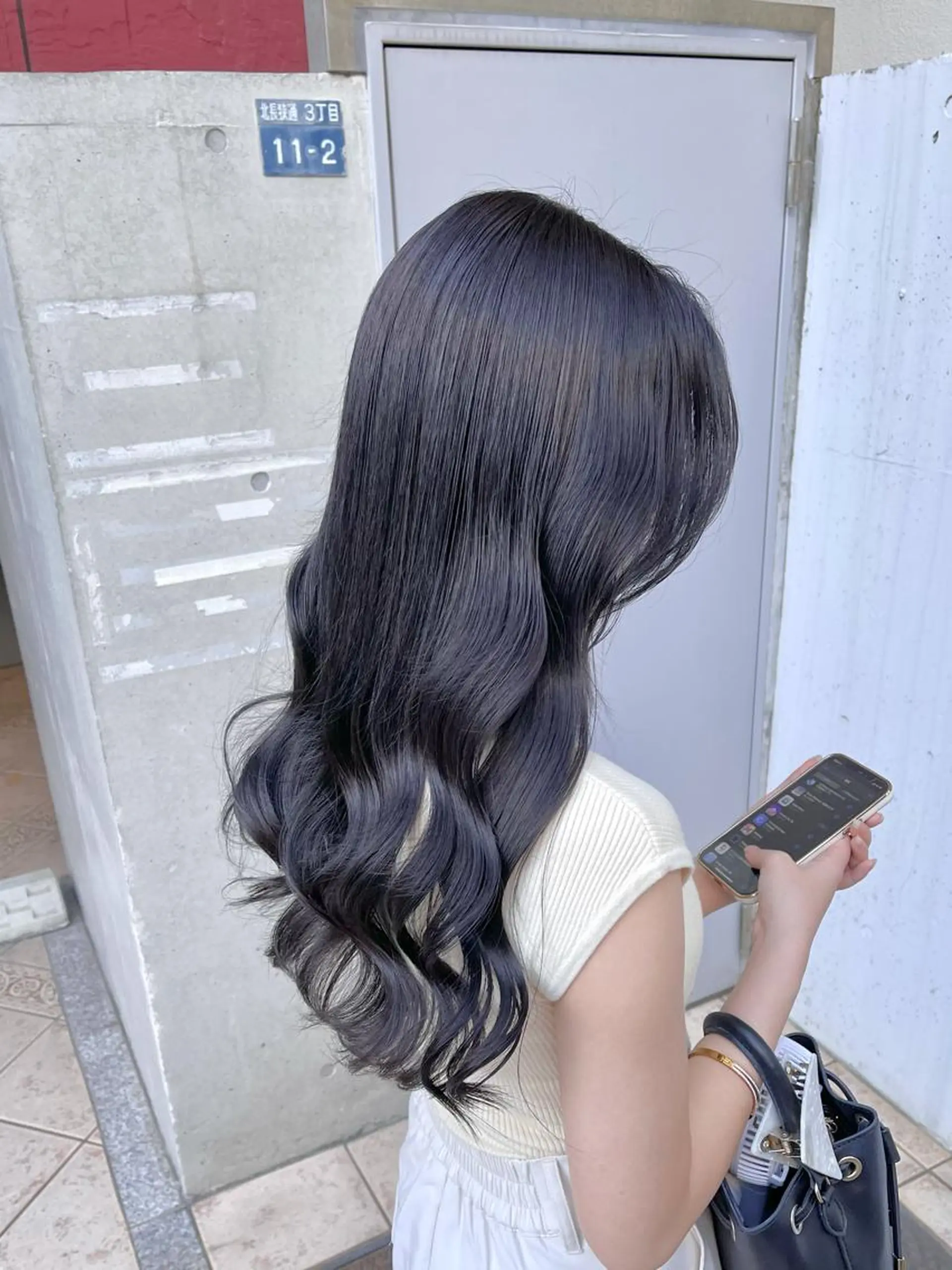 ロング カラー アッシュ ハイトーンカラー パープルカラー ヘアカラー トリートメント 泉 堅也のヘアスタイル
