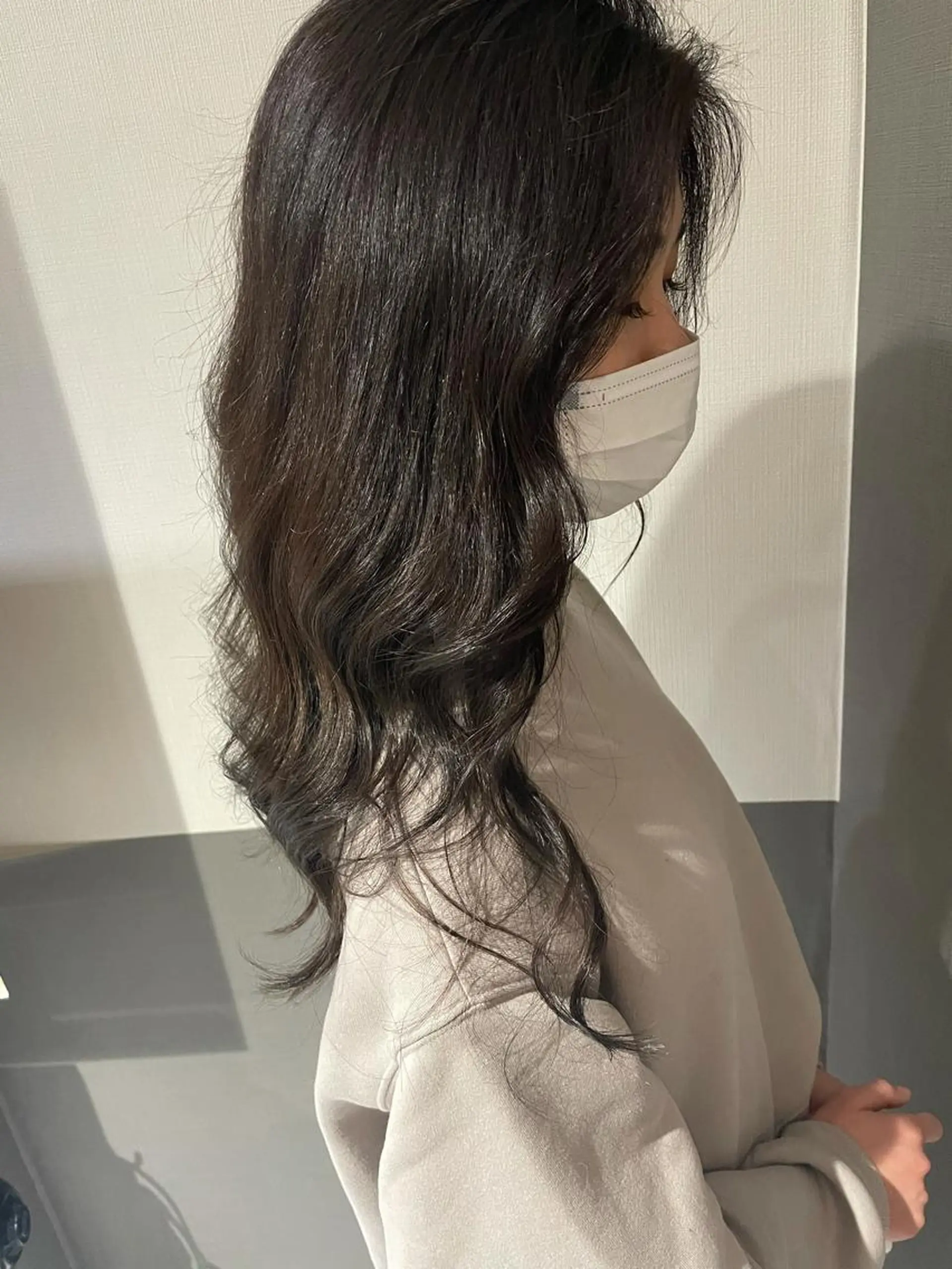 セミロング カラー アッシュ 透明感カラー イルミナカラー トリートメント Eleanor 立川北口のヘアスタイル