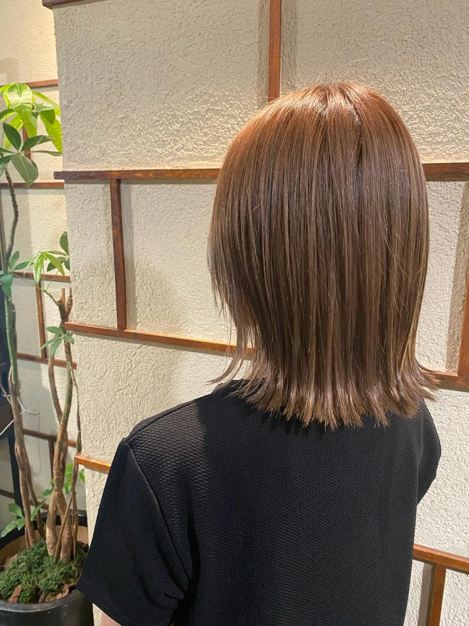 ミディアム 外ハネヘア ヘアカラー 白井 雅美のヘアスタイル