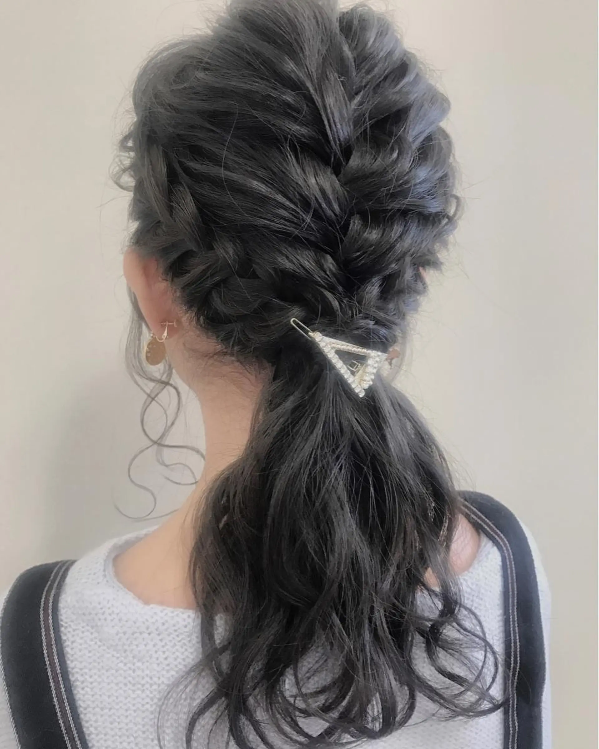 セミロング ヘアアレンジ 三つ編み 沢田 瞳のヘアスタイル