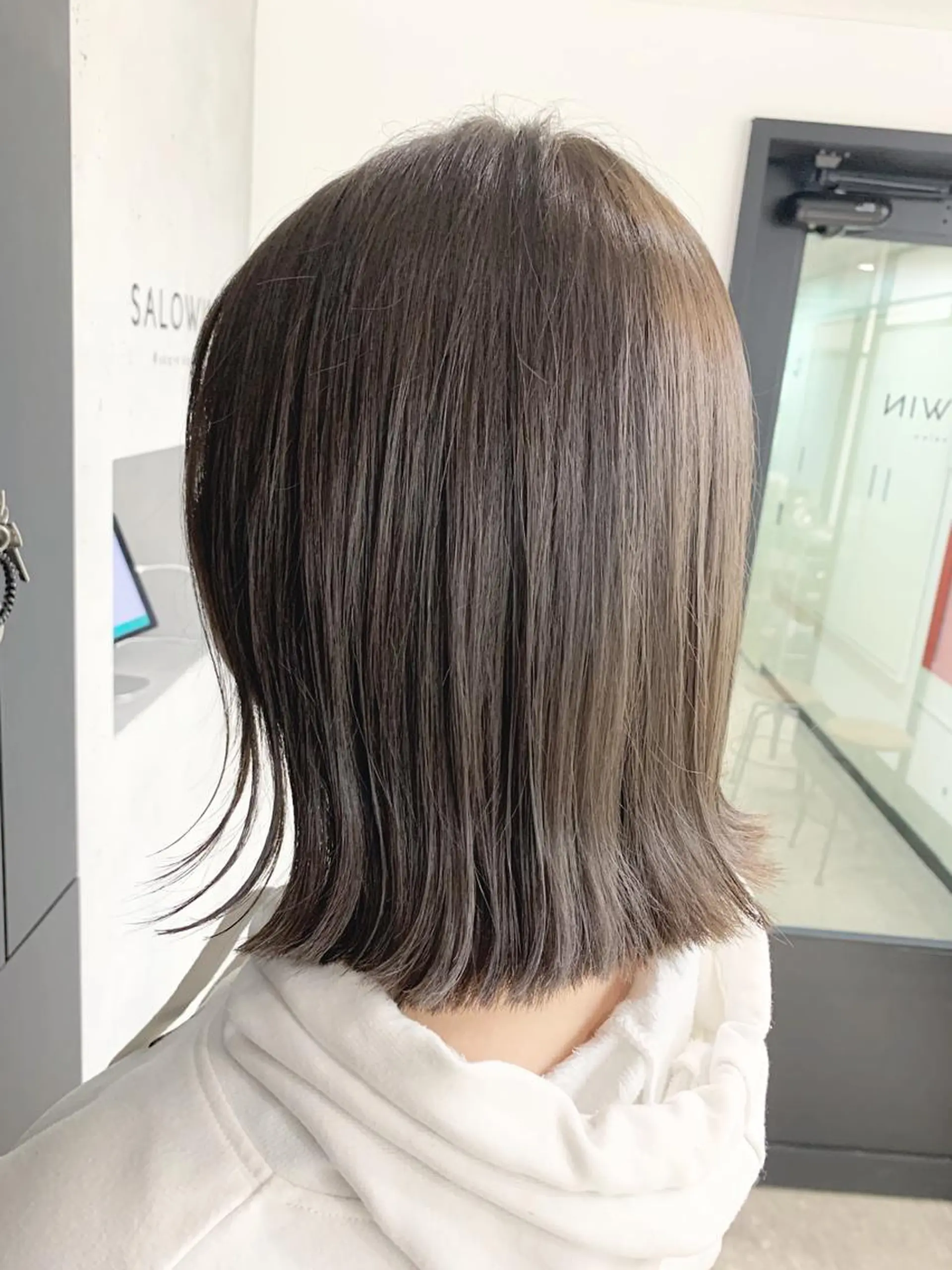 ミディアム カラー アディクシーカラー アッシュ アッシュグレー バレイヤージュ ベージュカラー サイドバング 🇰🇷沼田　拓斗のヘアスタイル