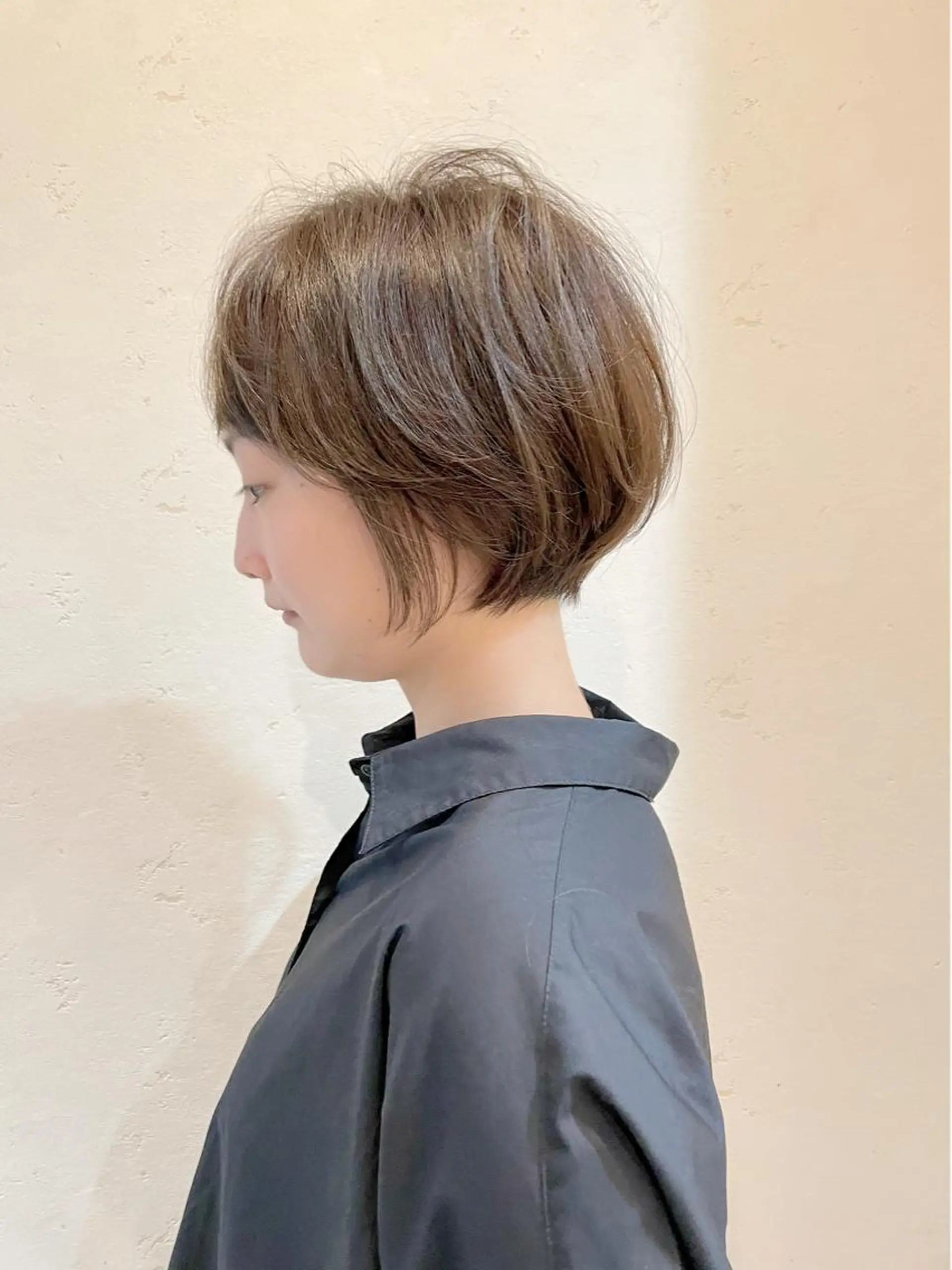 ショート 丸みショート ボブ 髪質改善 韓国風ヘア シースルーバング カット ヘアカラー トリートメント 🌹ハッシュカット、 レイヤー韓国ヘア🌹のヘアスタイル