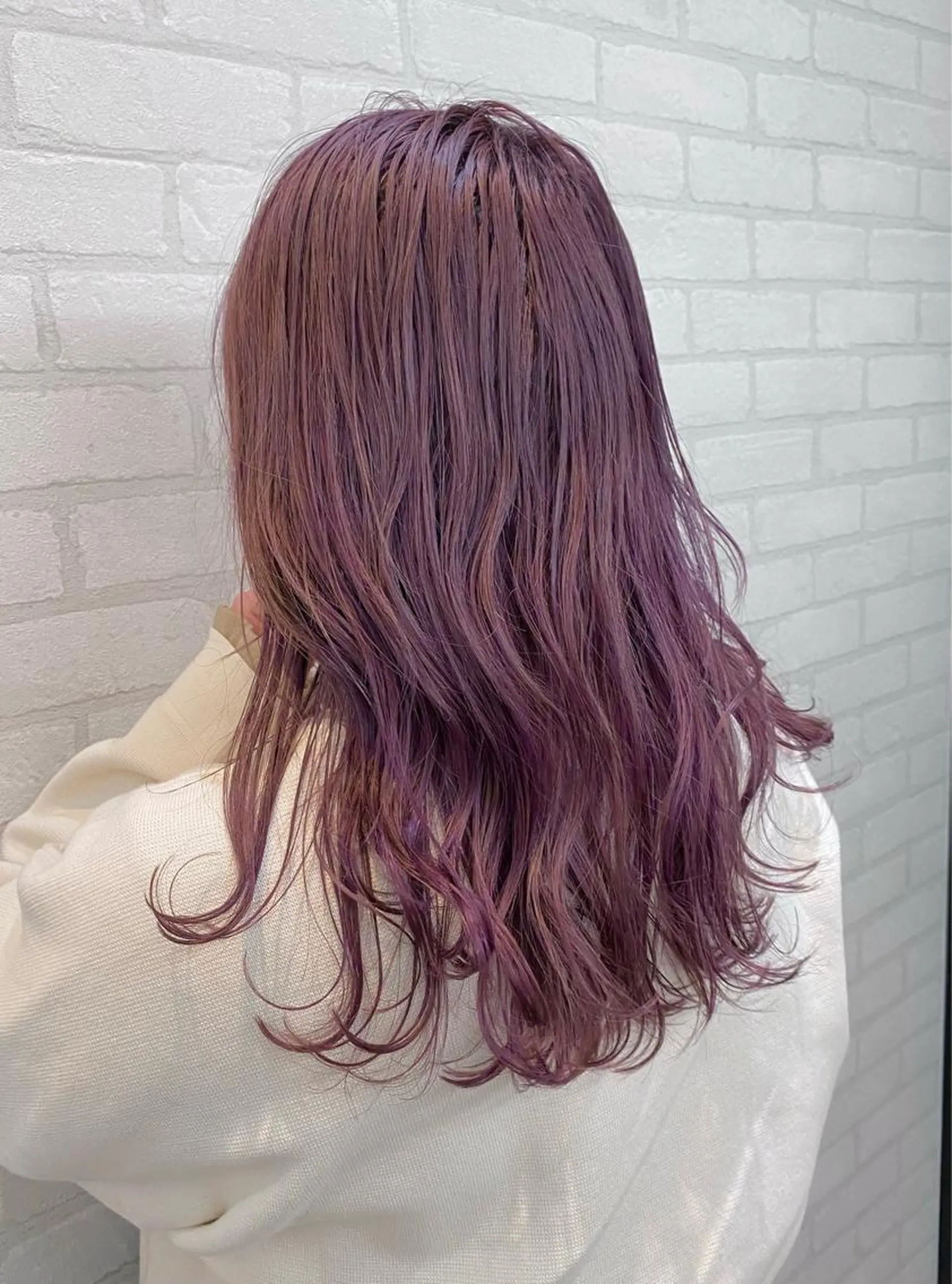 ロング カラー ブリーチ ケアブリーチ ラベンダーカラー ラベンダーピンク ピンクカラー ブリーチなしカラー レイヤーカットのヘアスタイル