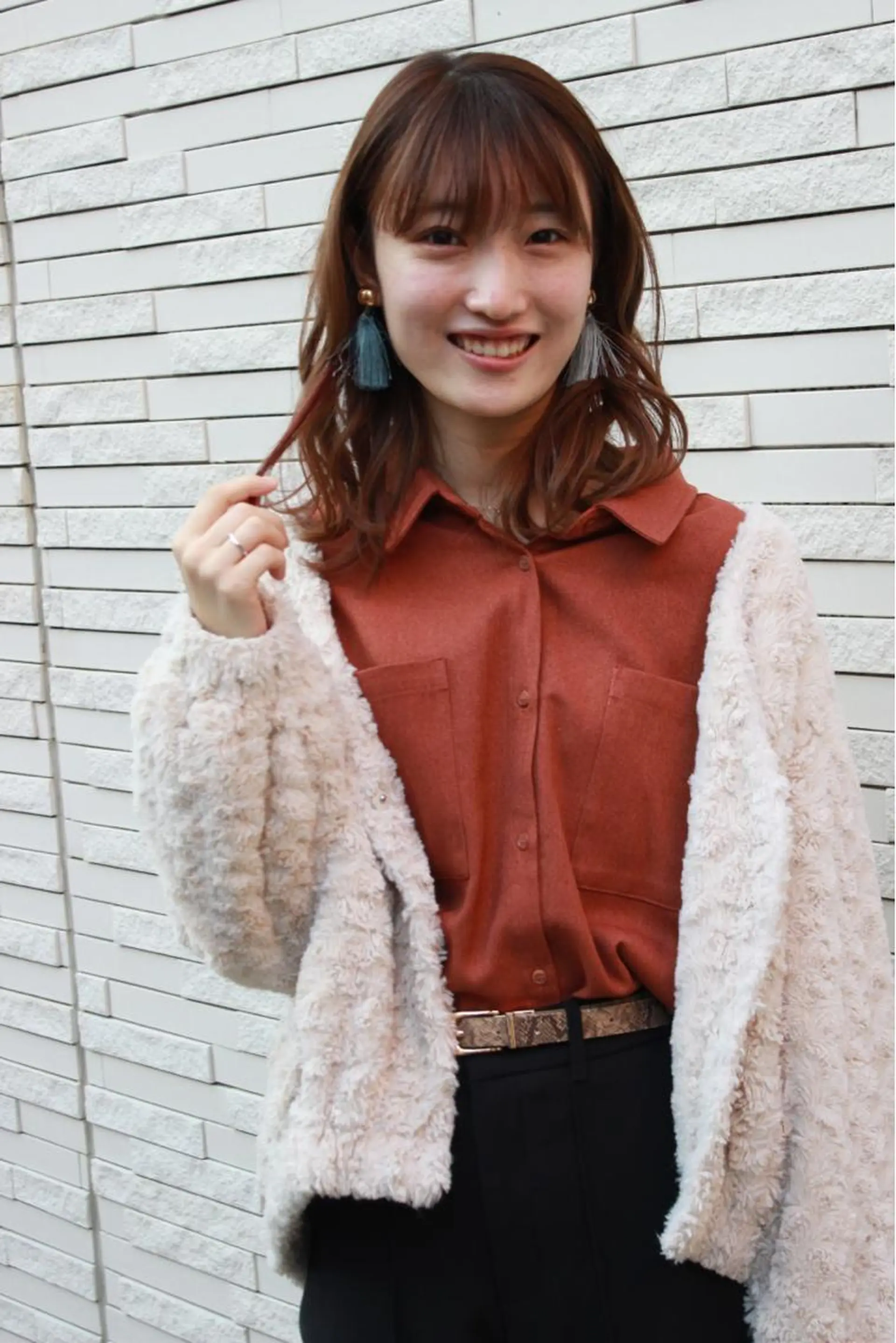 ミディアム 福原 亜祐美のヘアスタイル