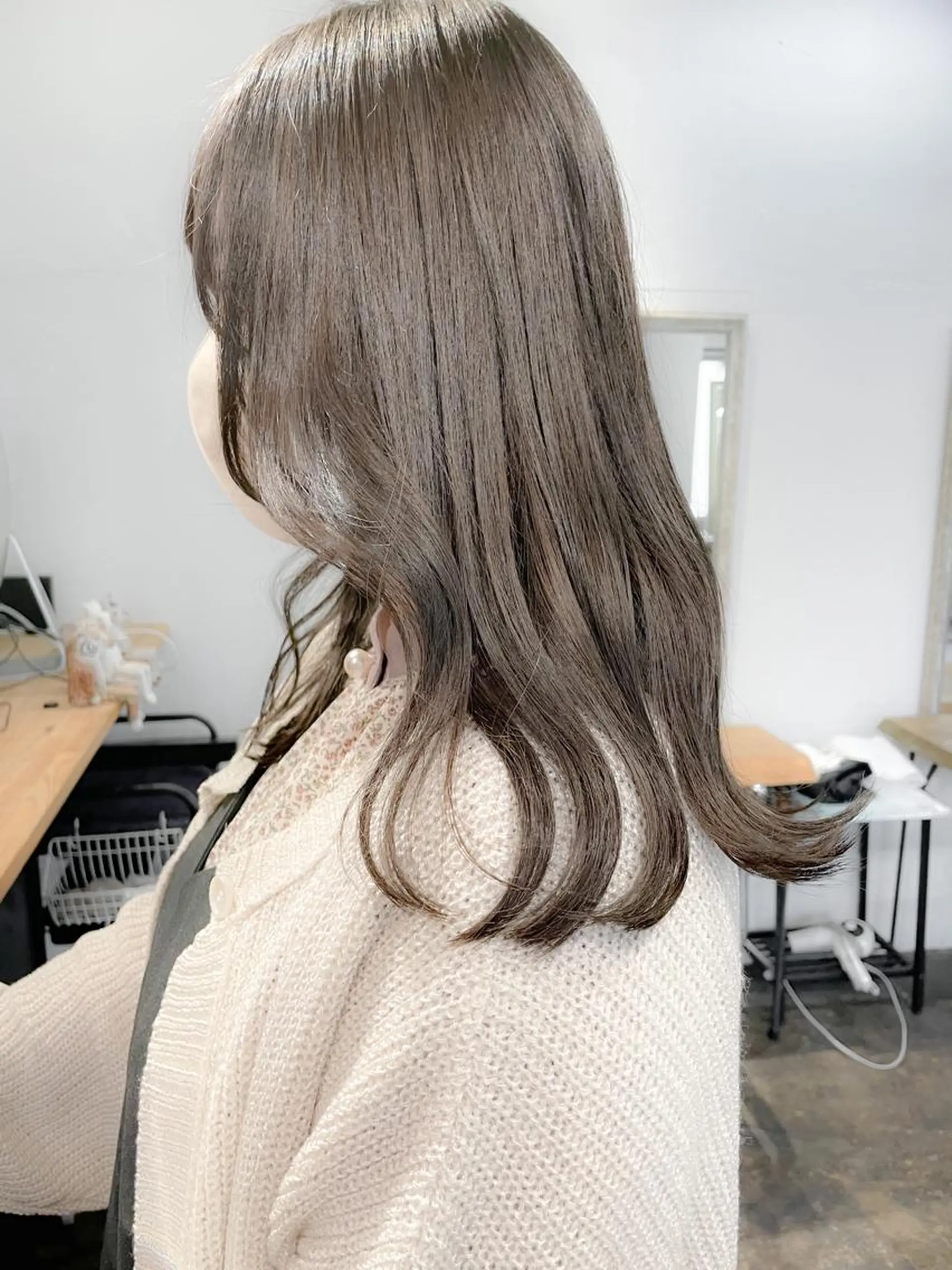 セミロング カラー ヘアカラー トリートメント ✨ブリーチなし透明感 池袋　水野のヘアスタイル