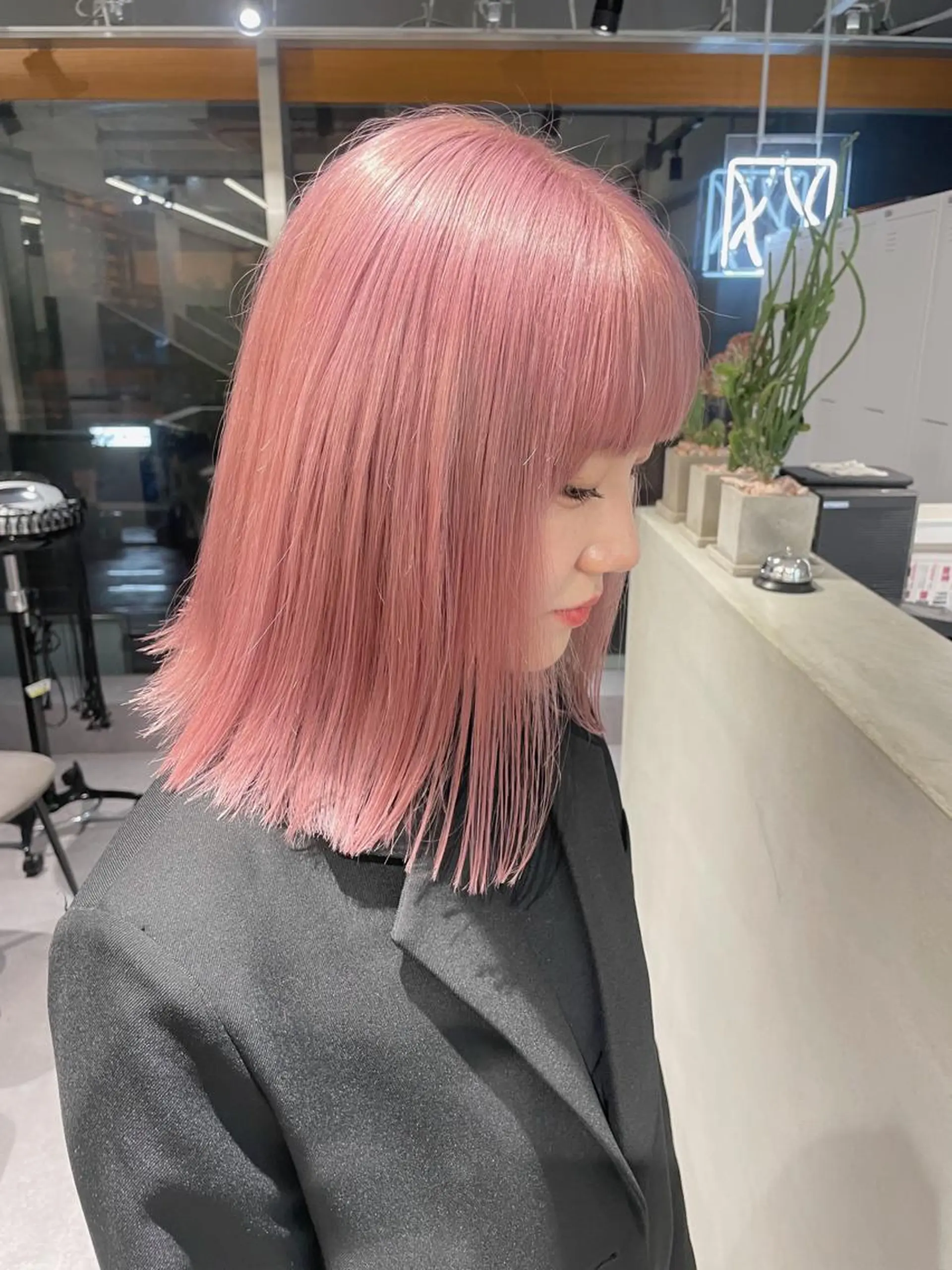 ショート カラー アッシュ バレイヤージュ ベージュカラー 黒髪 ブリーチ ikuma/ ミルクティーのヘアスタイル