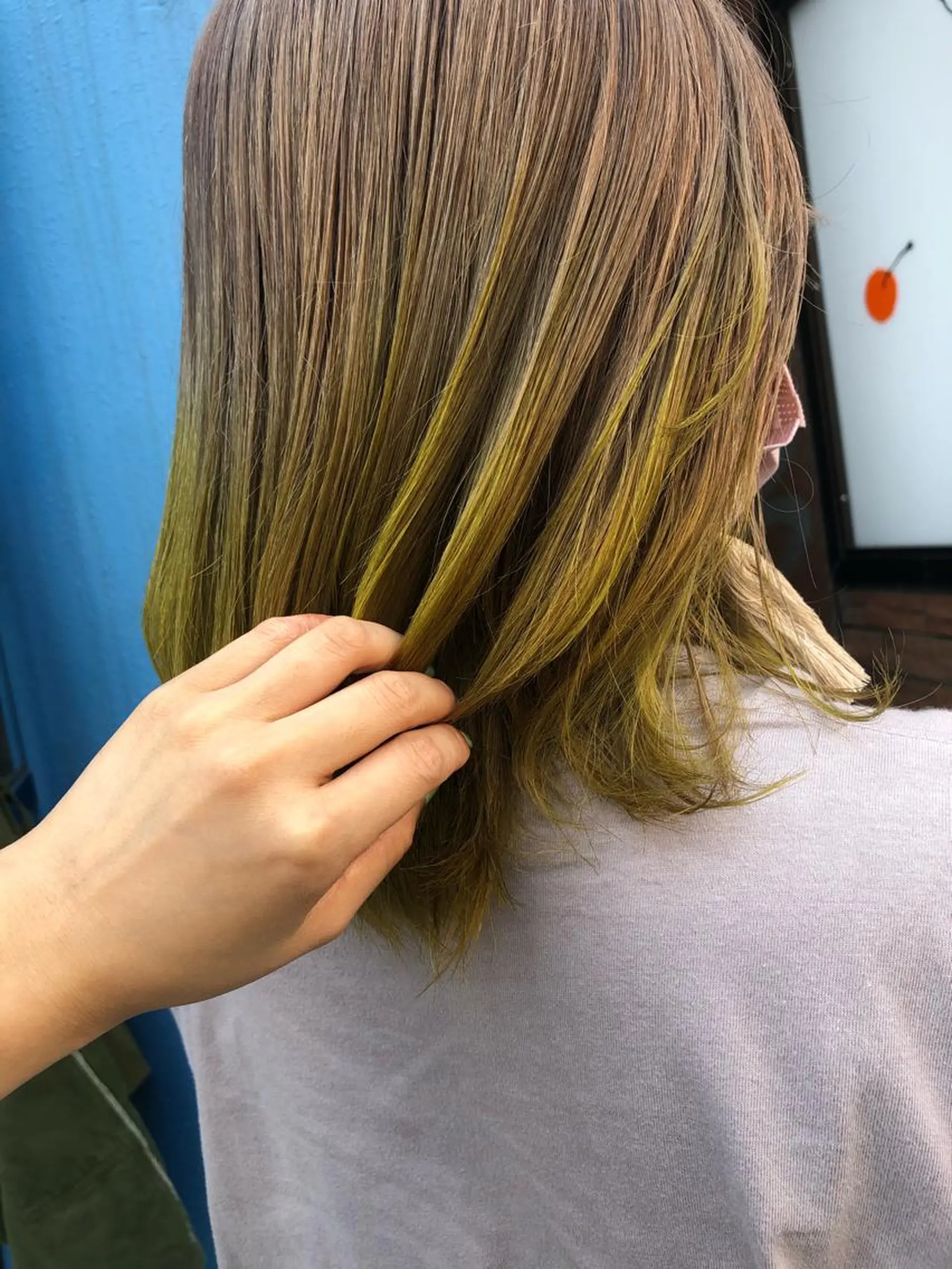 ミディアム カラー カット ヘアカラー トリートメント 垢抜けハイトーン×ブ ロウリストAZUKIのヘアスタイル