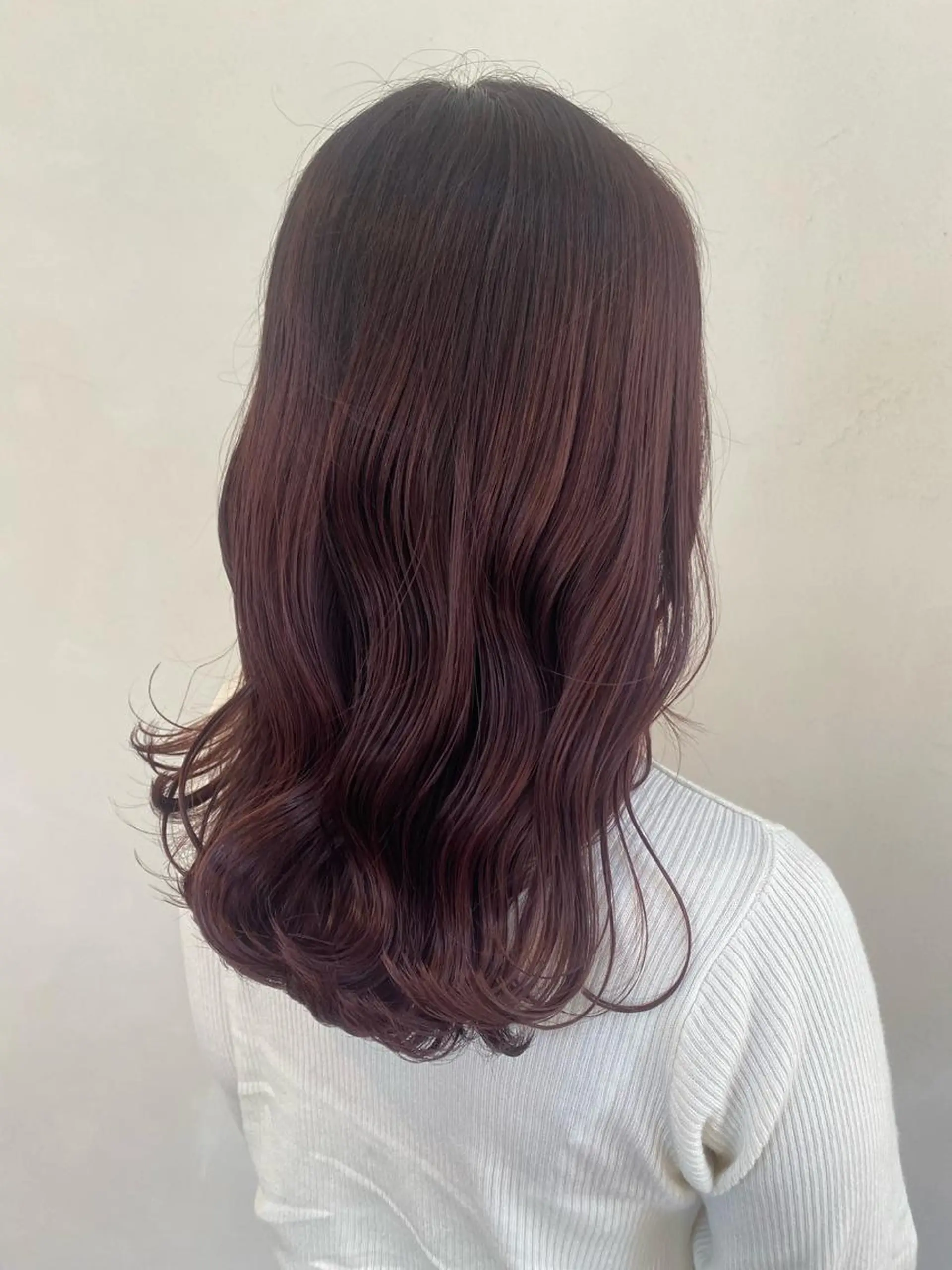 ロング ピンクラベンダー ヘアカラー トリートメント 前田 美桜のヘアスタイル