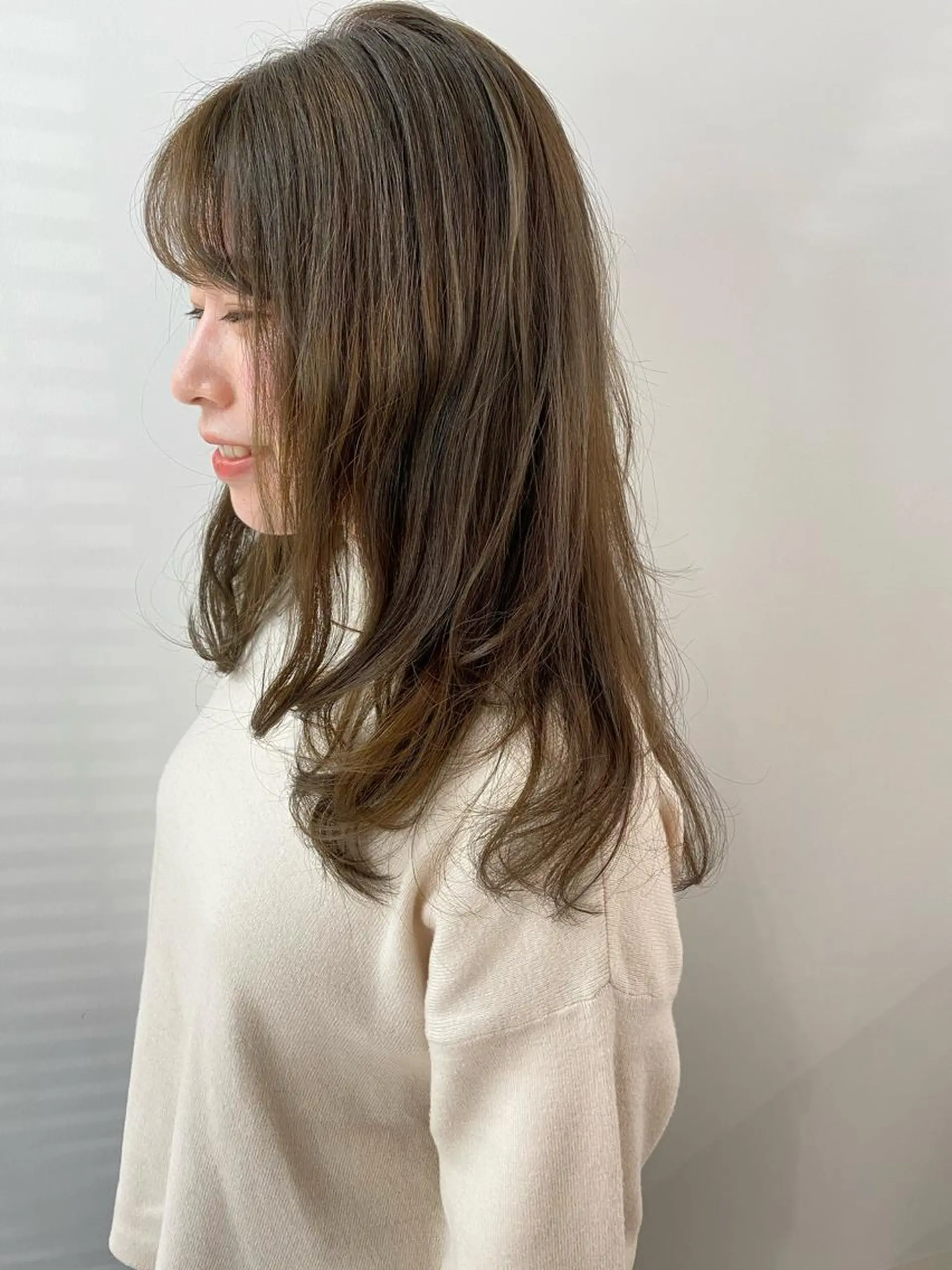 ミディアム カラー ベージュカラー オリーブベージュ ヘアカラー トリートメント ハイトーン特化🌟 仲川和人のヘアスタイル