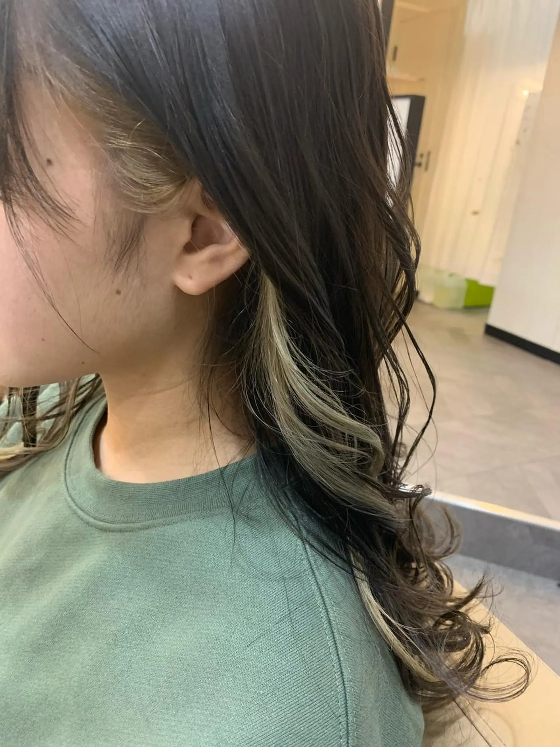 ロング カラー イヤリングカラー ヘアカラー est hair Ameri 松戸西口店所属・est  店長 ✂︎高橋✂︎のヘアスタイル