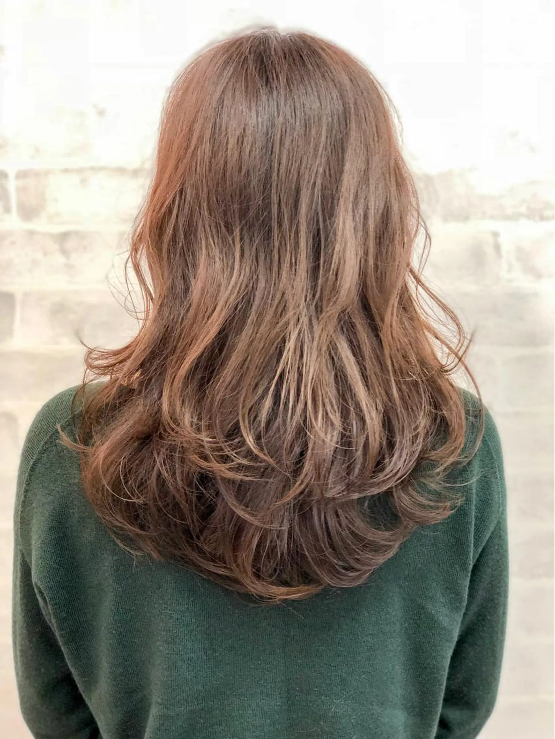 セミロング レイヤーカット ローレイヤー カット ヘアカラー トリートメント カセヤ リョウのヘアスタイル