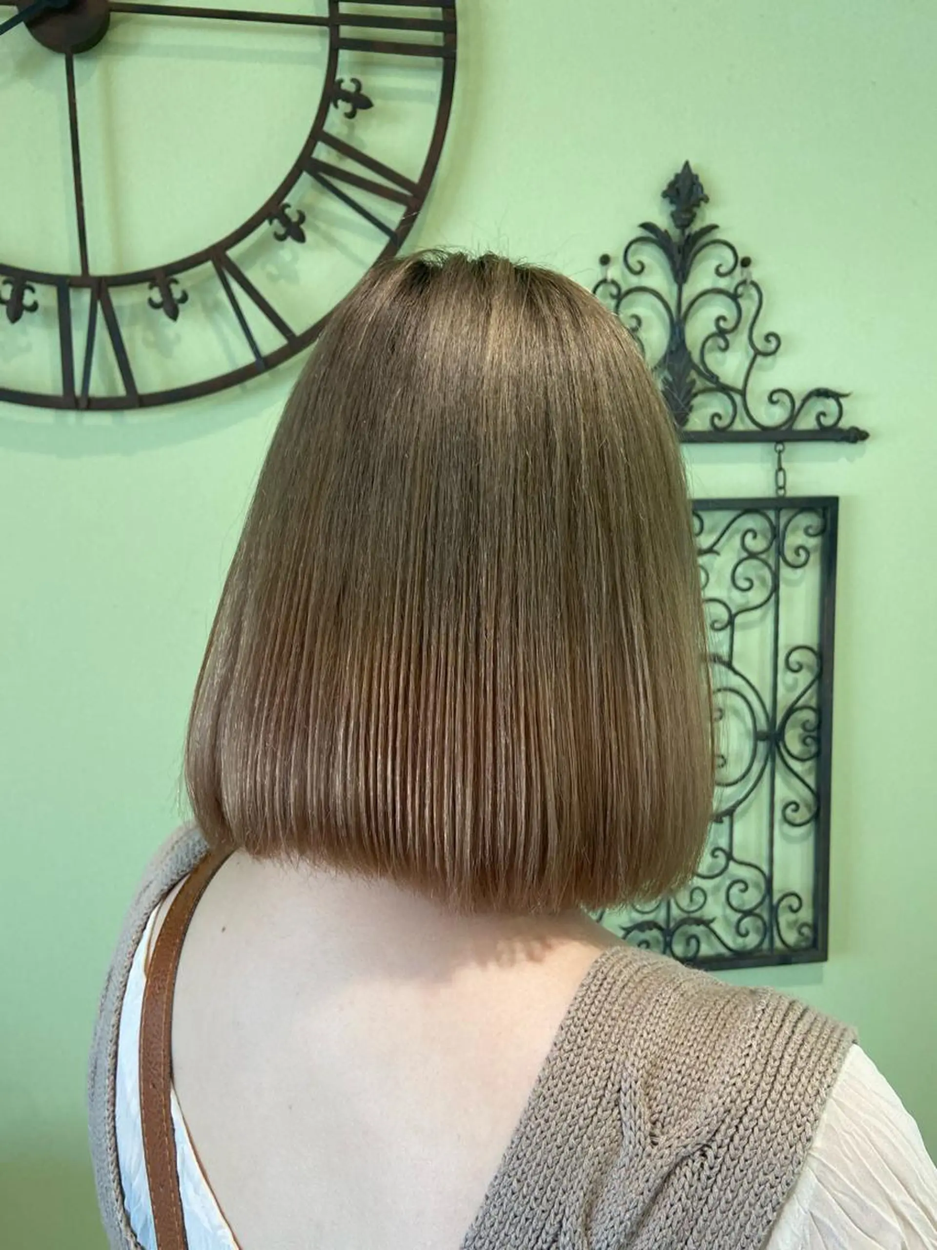 カラー 小林 亜紀のヘアスタイル