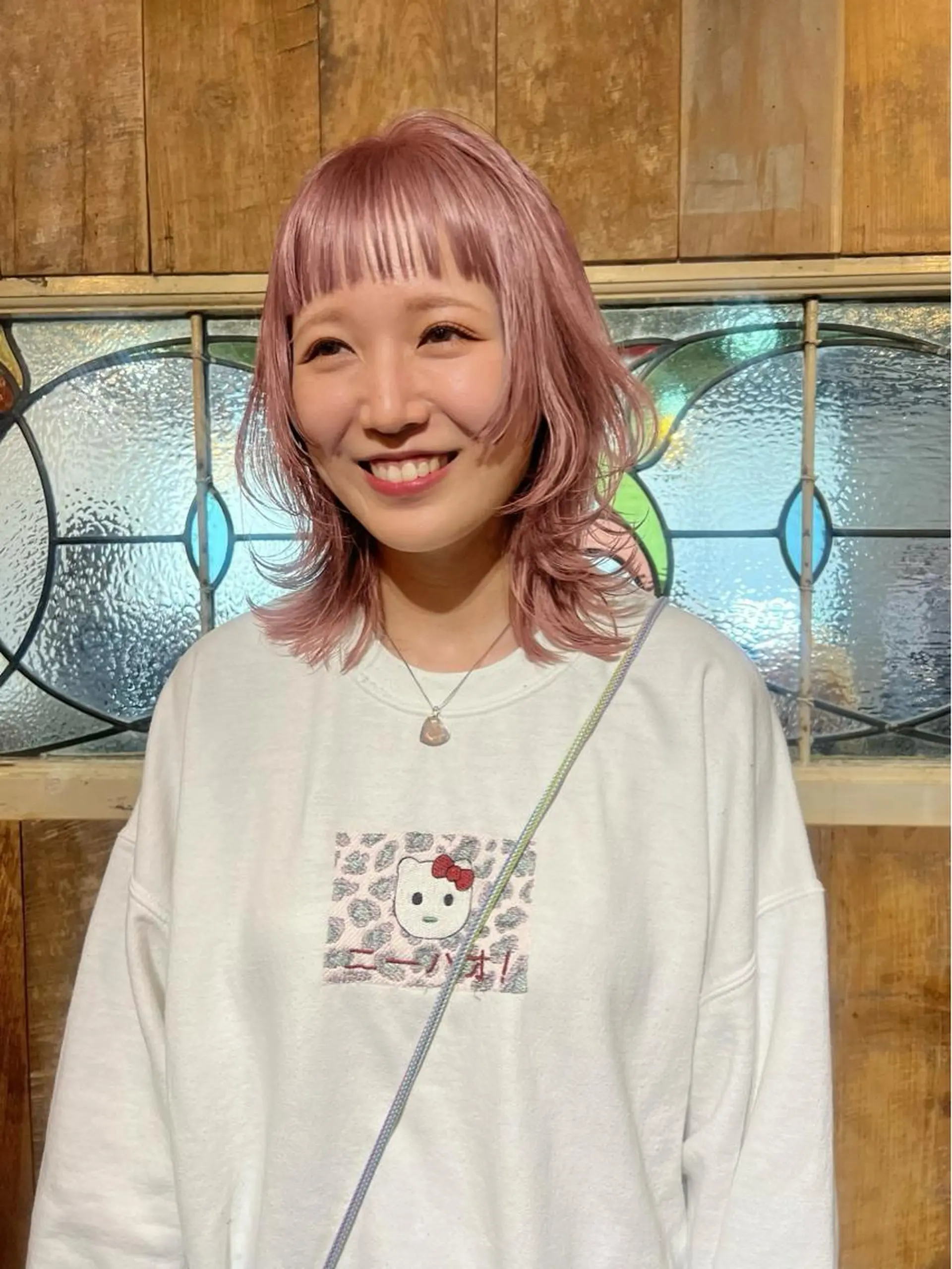 ミディアム ウルフカット カット ヘアカラー トリートメント ハイトーンカラー🍑 maanaのヘアスタイル