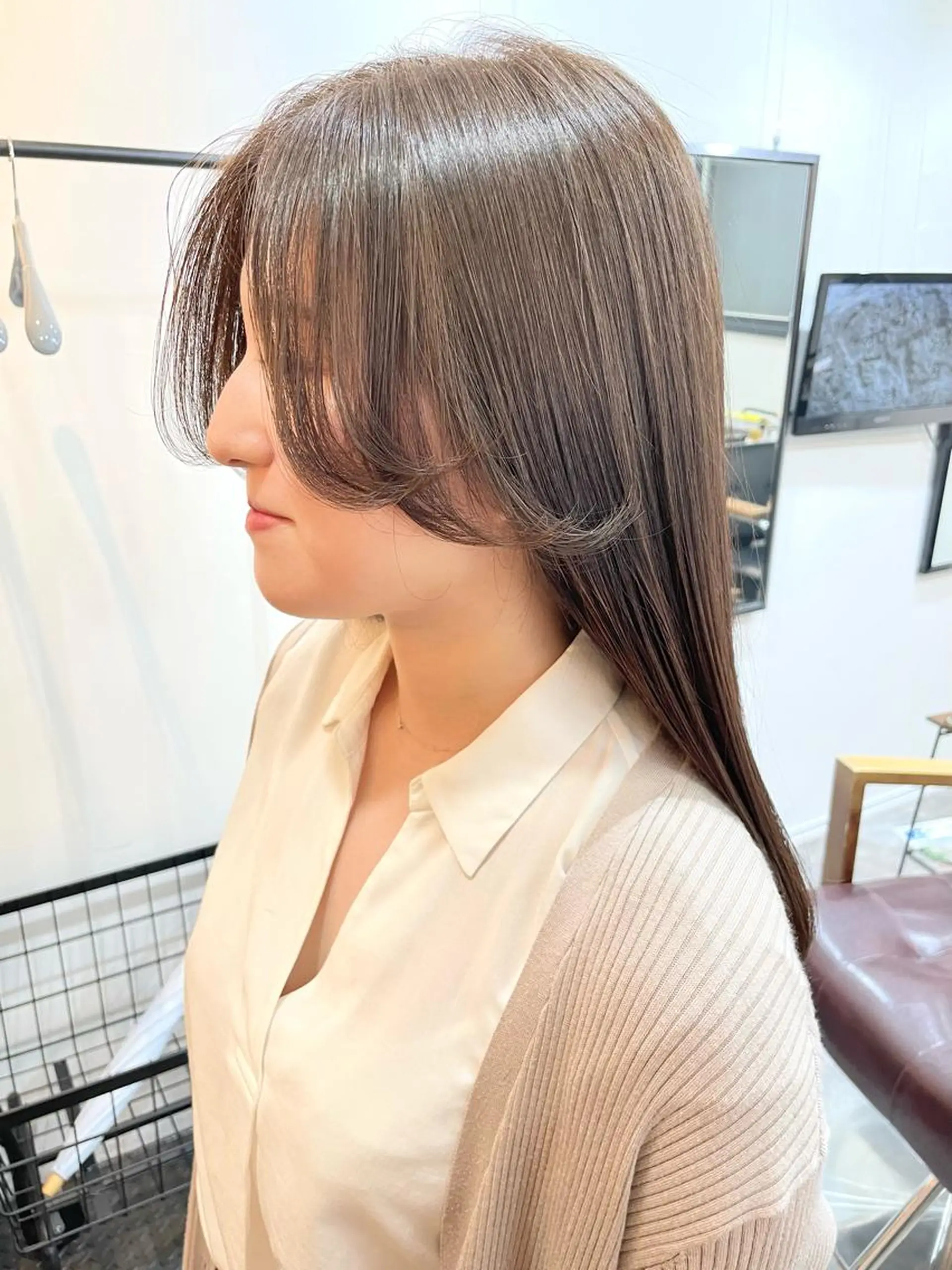 ロング カラー ブリーチ トリートメント カット ヘアカラー トリートメント SUN GLOW  サングロウ所属・ナカノメ トシアキのヘアスタイル