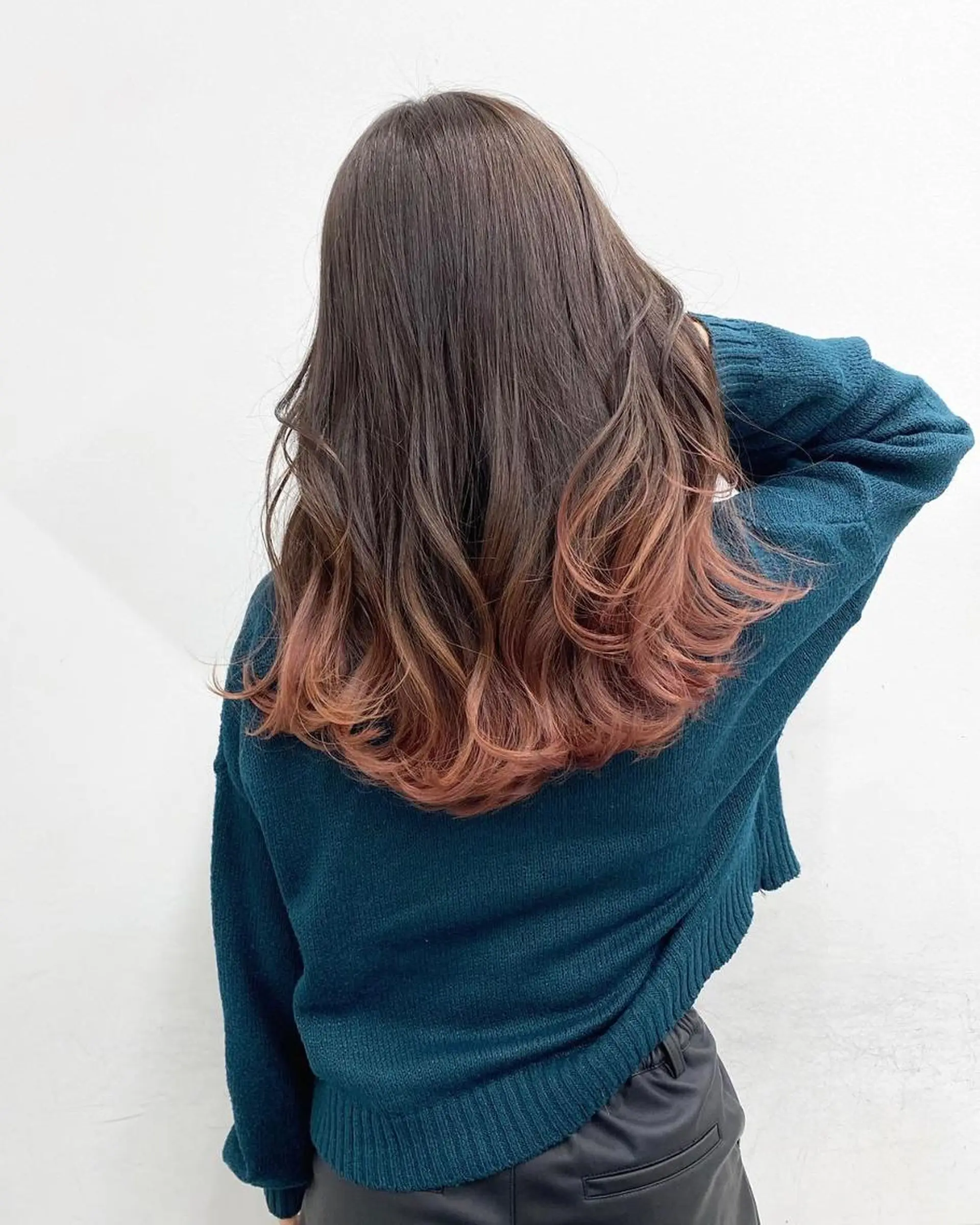 ロング カラー ヘアアレンジ ブルーカラー テラコッタ 韓国風ヘア ウルフカット 【公式】amble luxe池袋東口♻️のヘアスタイル