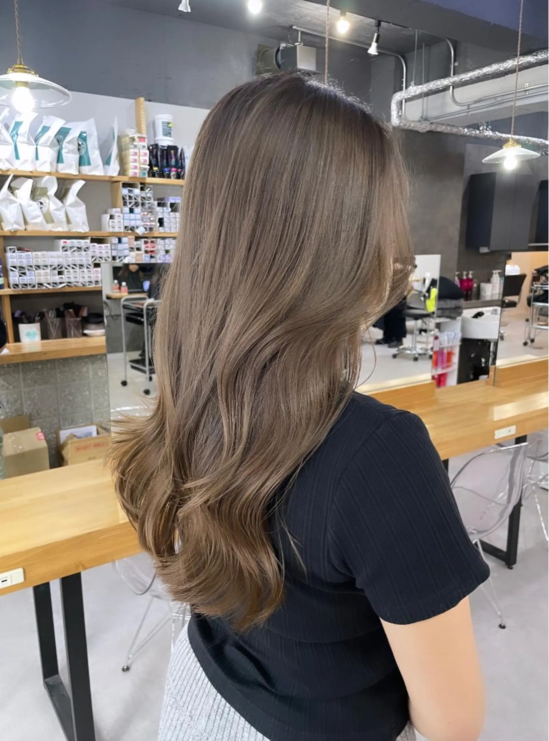 ロング カラー ヘアカラー ミルクティーベージュ ❤︎レイヤー　MIAのヘアスタイル