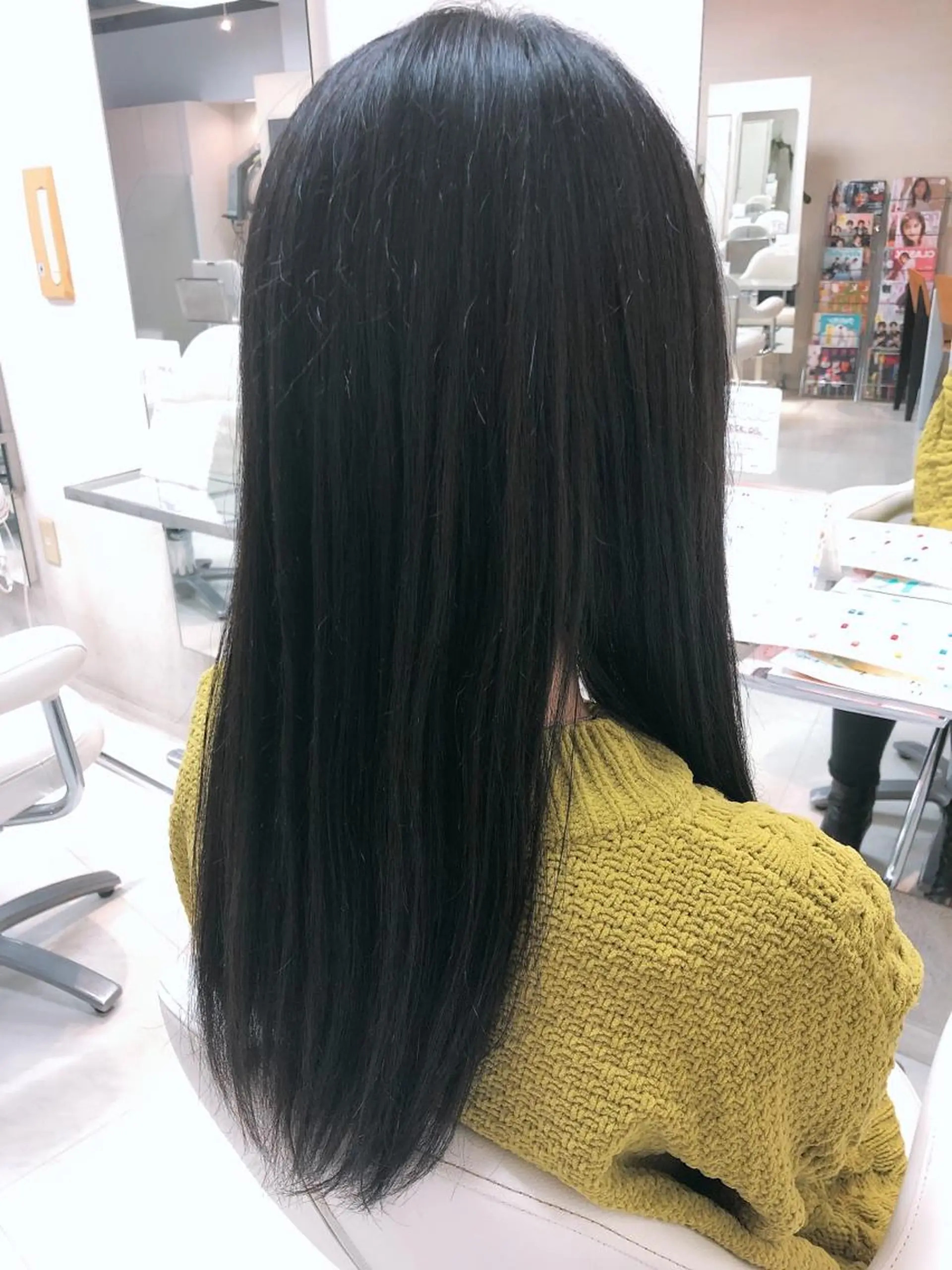 ロング ヘアカラー 阿部 美咲のヘアスタイル