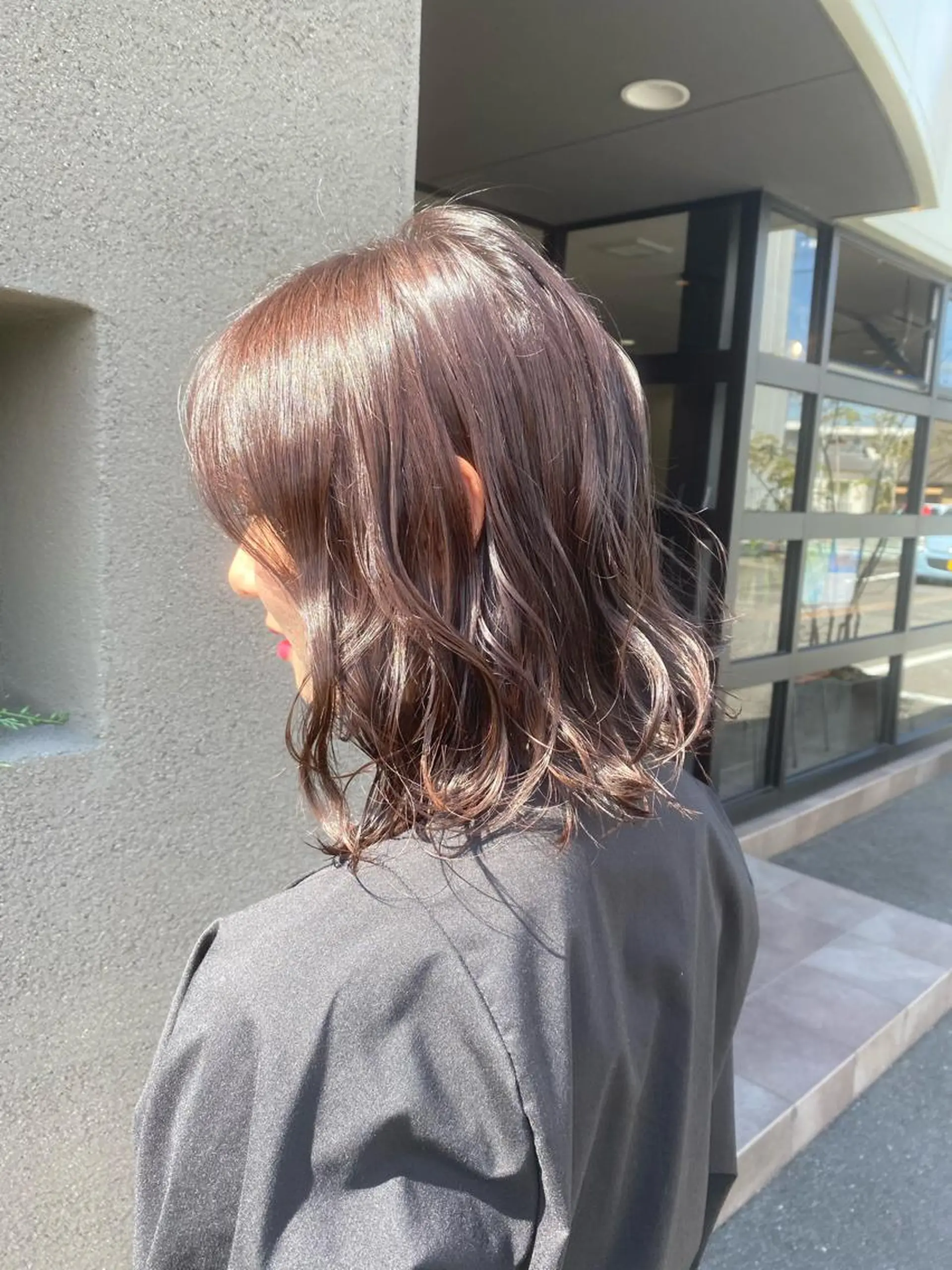 ミディアム カット ヘアカラー maco 艶感ハイトーン🦋のヘアスタイル