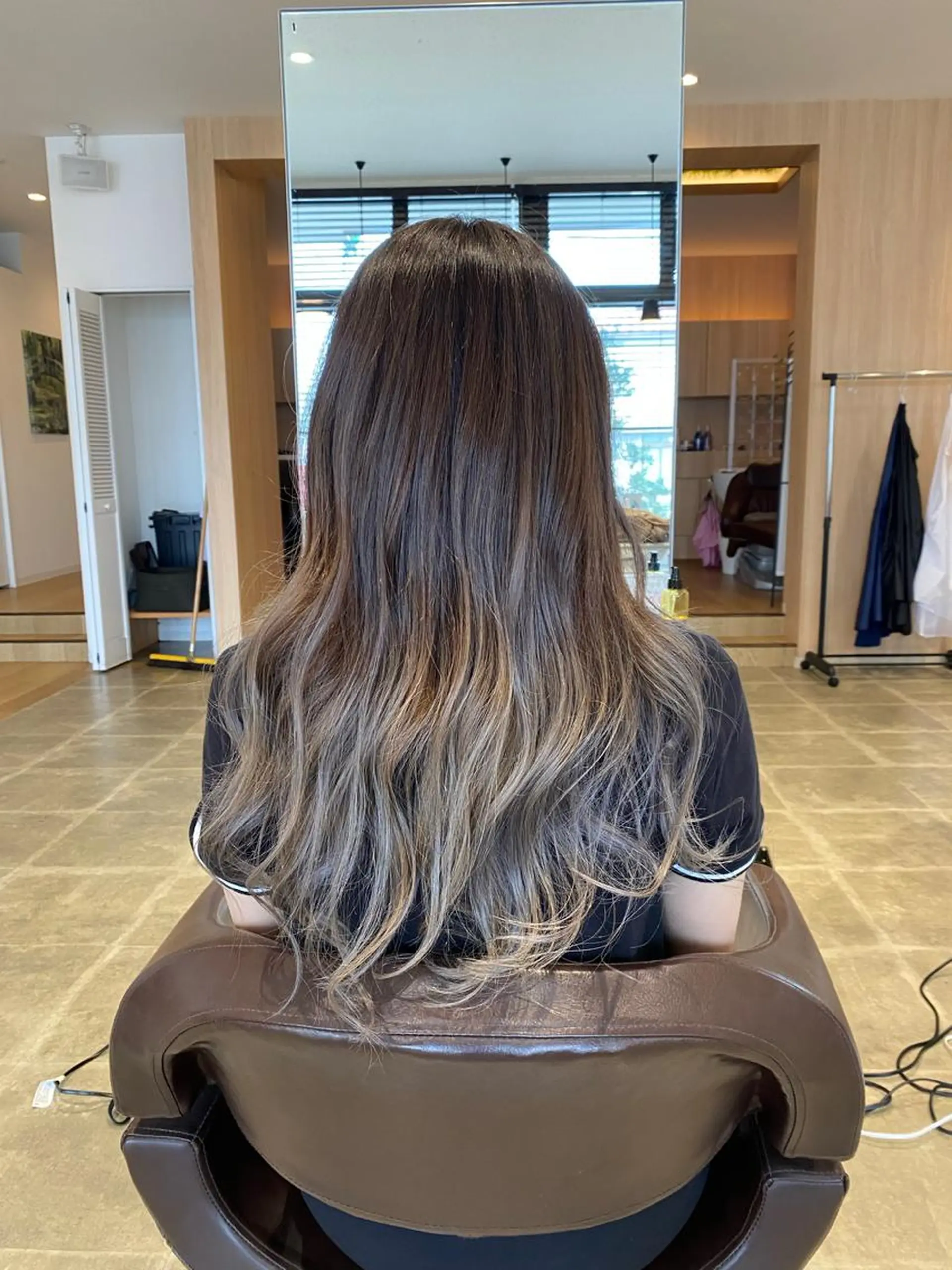 ロング カラー ブリーチ グラデーションカラー ヘアカラー KATSUKI津福店所属・工藤 惇のヘアスタイル