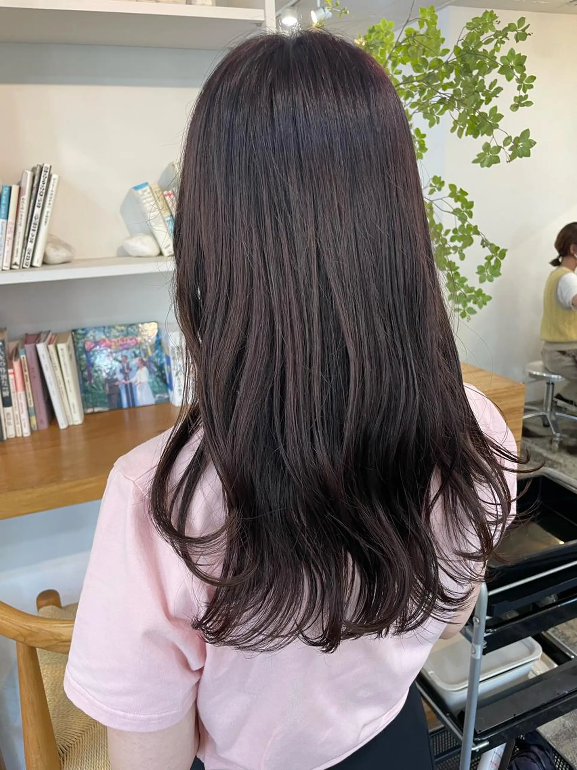 セミロング カラー ブラウンカラー ピンクカラー ピンクブラウン カット ヘアカラー トリートメント 【arc】Ruri コテ巻き風パーマのヘアスタイル