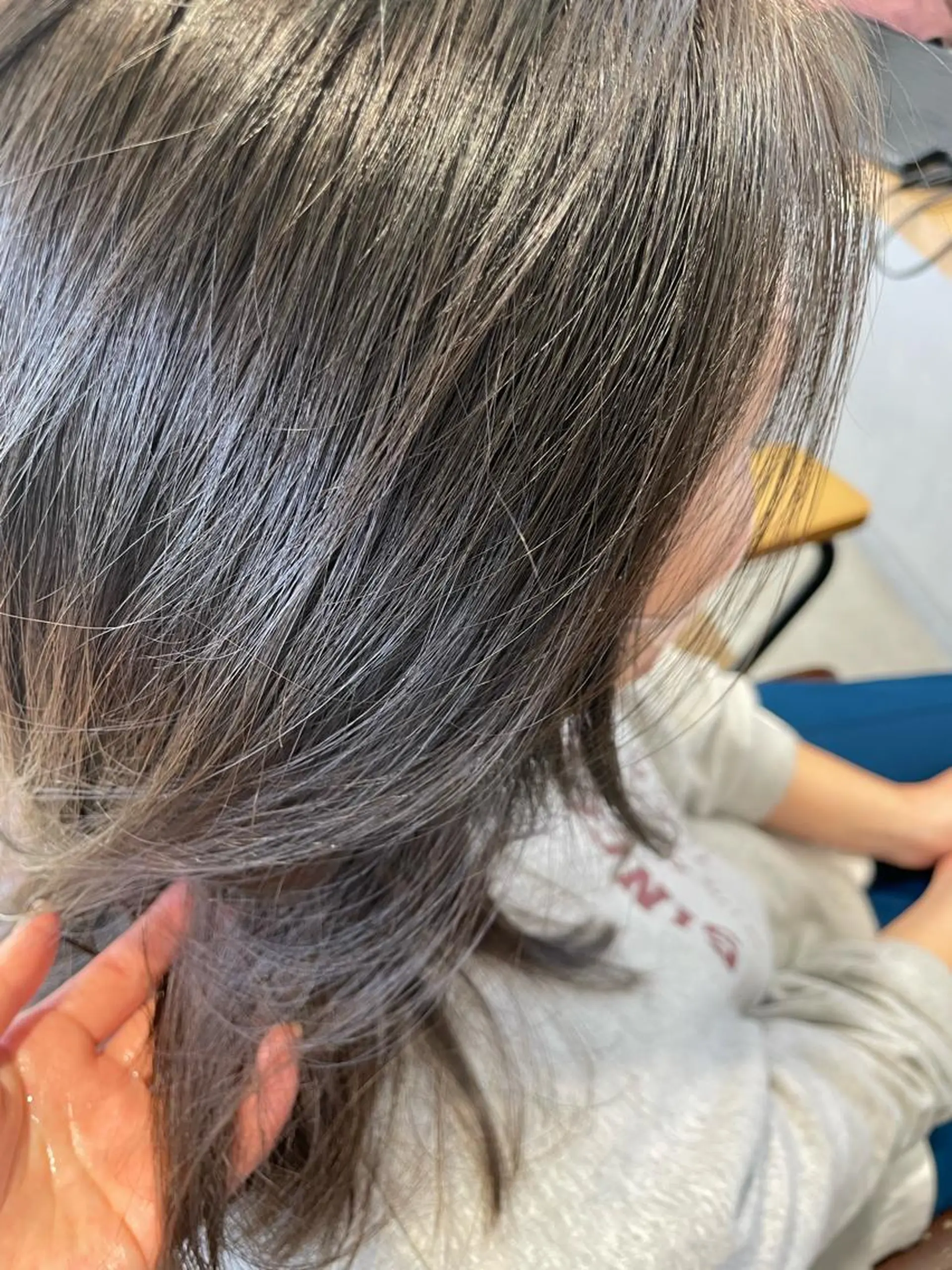 セミロング カラー EIGHT MAYUのヘアスタイル