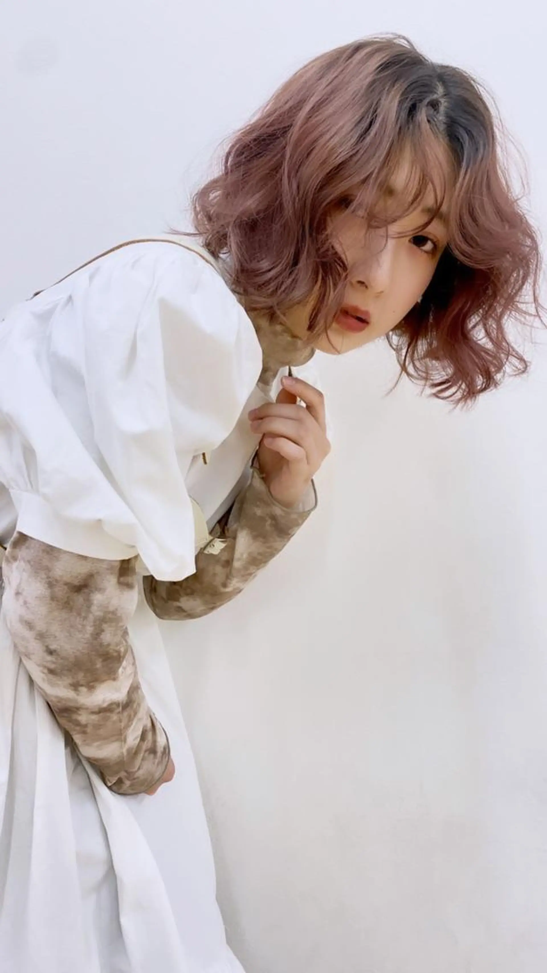 ミディアム ヘアカラー まお♡レイヤーカット 耳ツボジュエリーのヘアスタイル