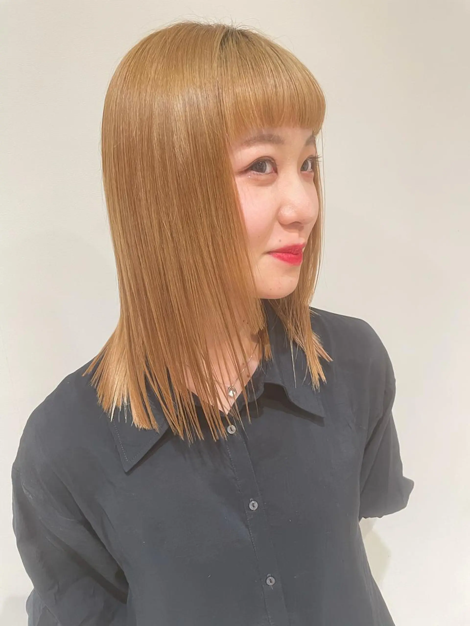 セミロング カット 縮毛矯正 レイヤー＆ブリーチ 職人✂︎藤澤一成😊のヘアスタイル