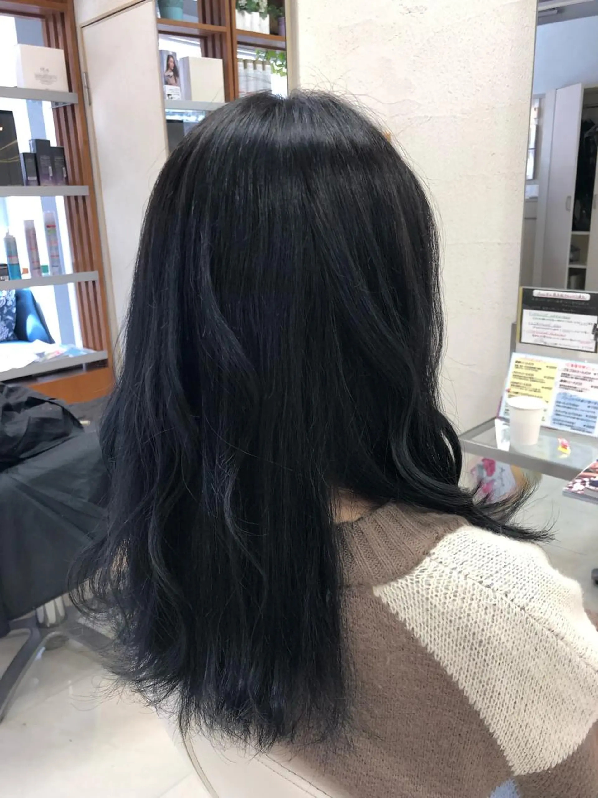 ロング カラー 黒髪 ブルーカラー ブルーブラック ヘアカラー 阿部 美咲のヘアスタイル