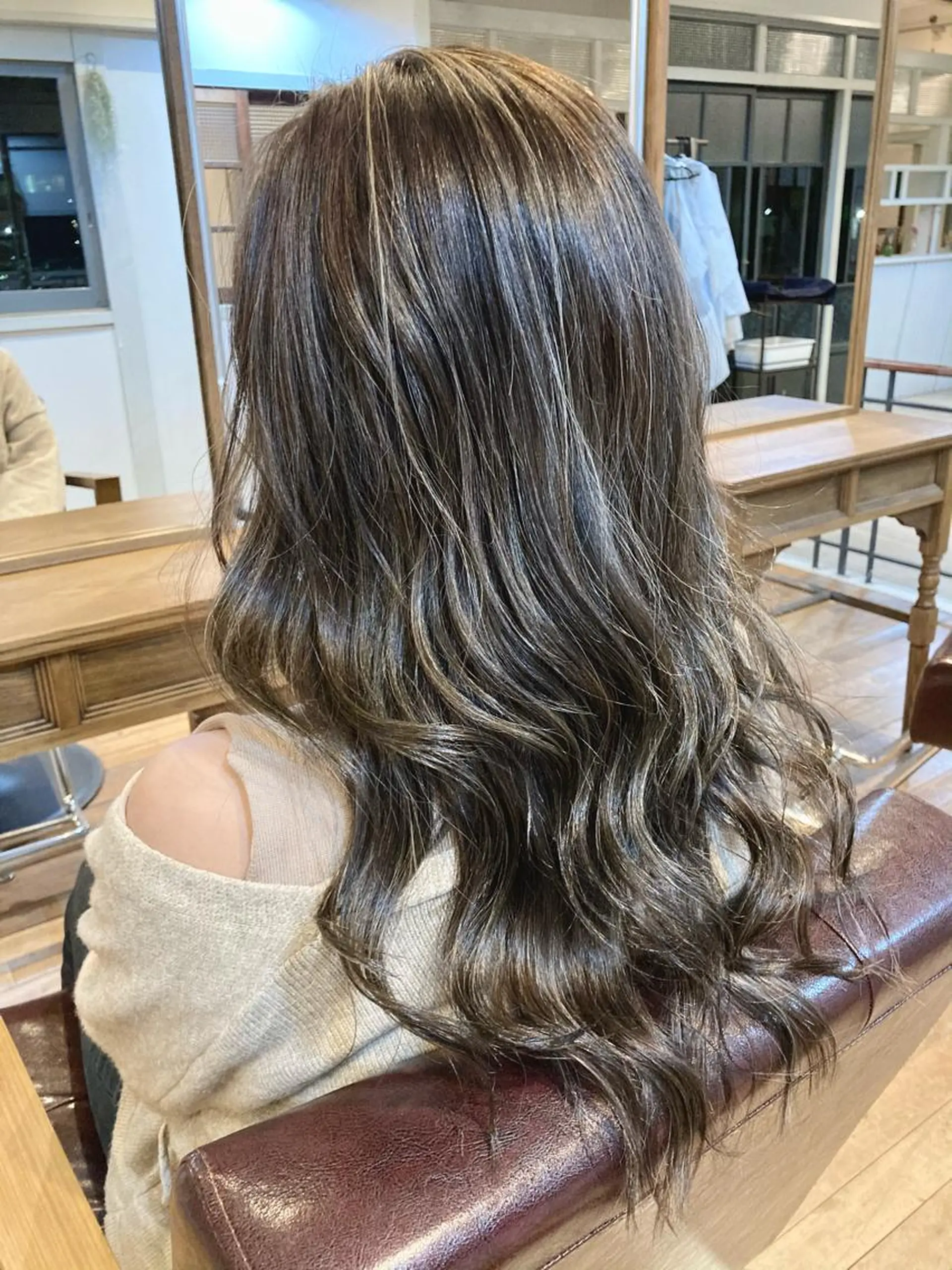 ロング ハイライト タカツド ユウキのヘアスタイル