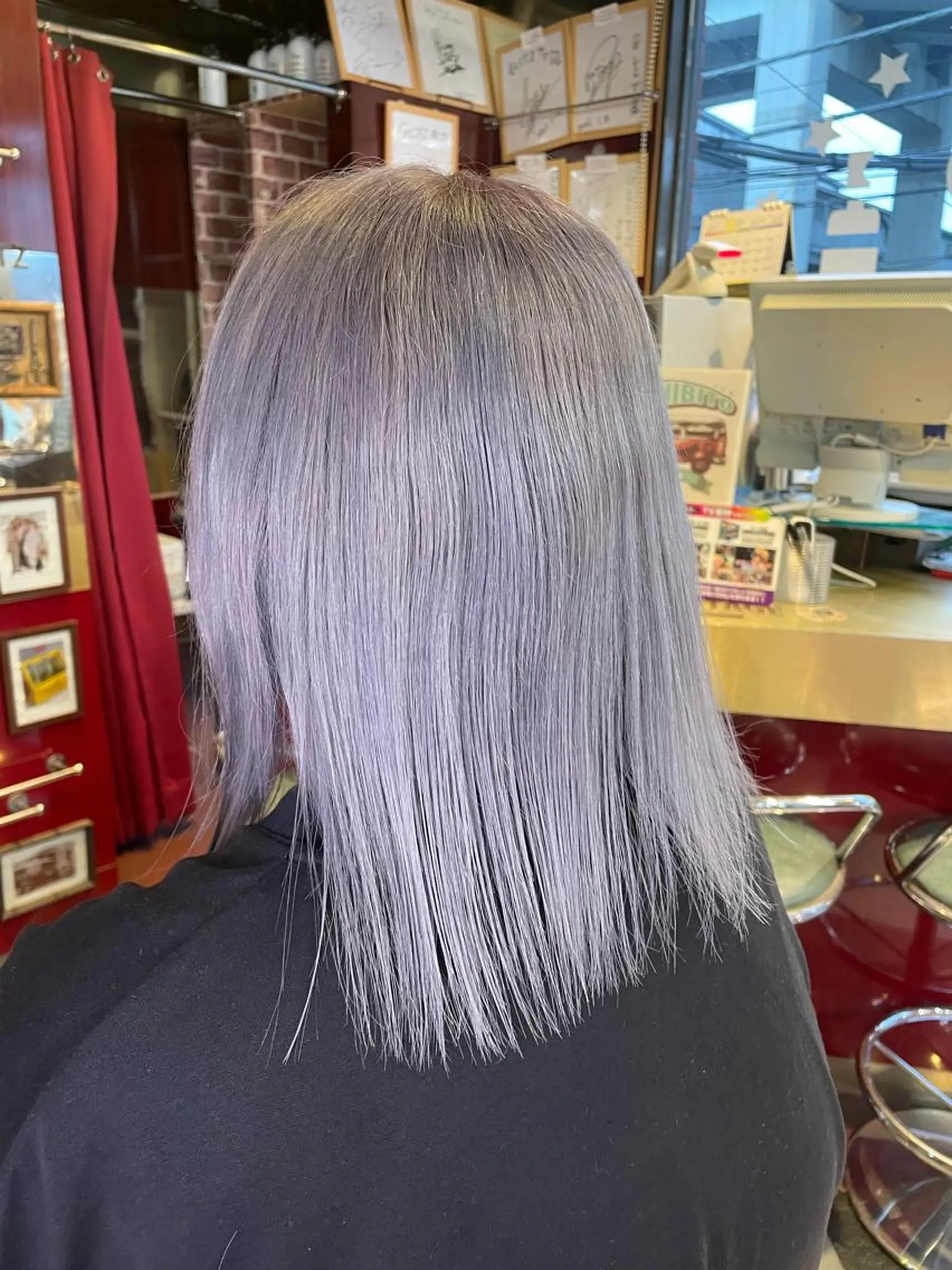 ミディアム 👑派手髪/カット 👑ANRYのヘアスタイル