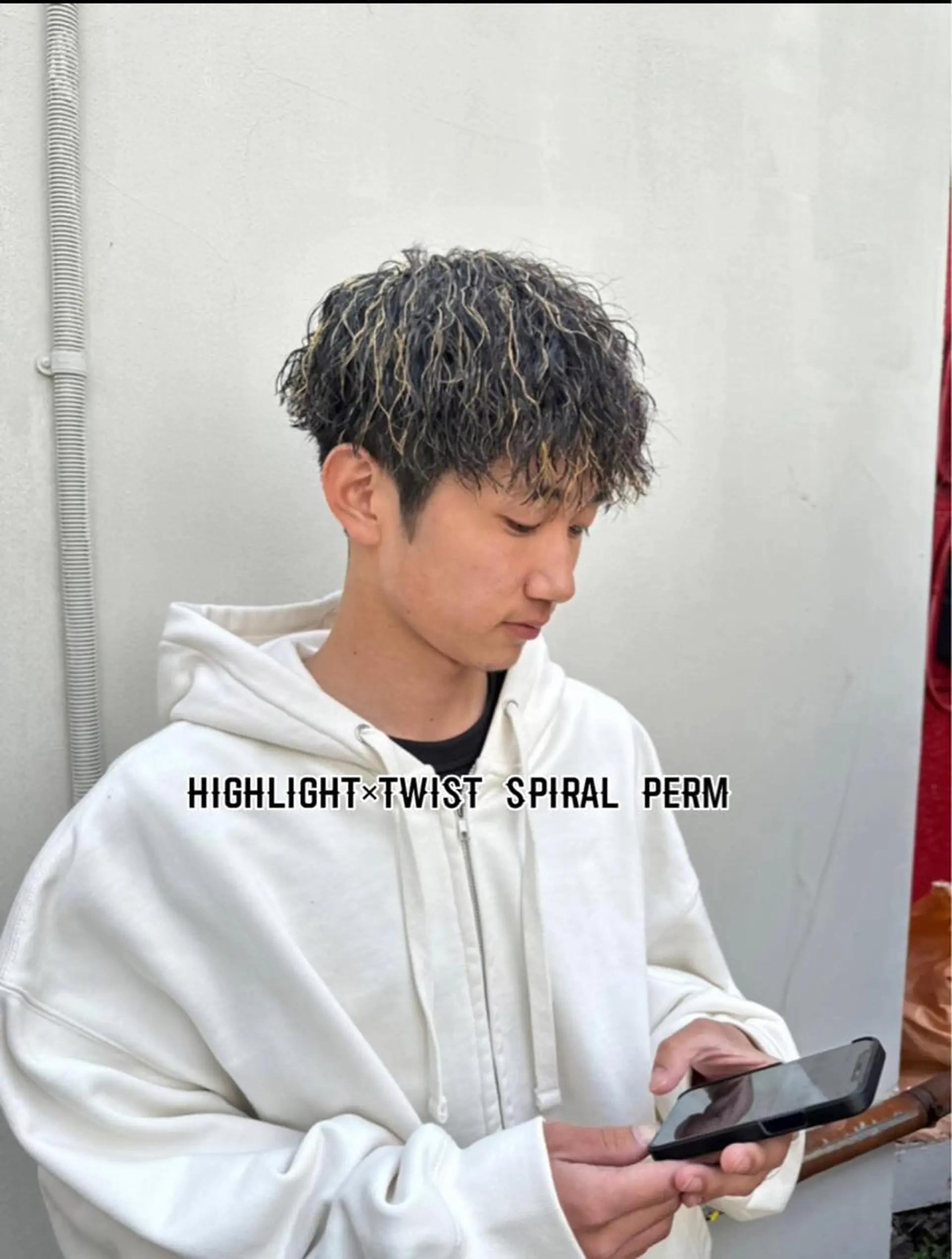 ミディアム パーマ メンズ ミディアムパーマ メンズパーマ ヘアカラー パーマ パーマ職人 渡邊　優雅のヘアスタイル