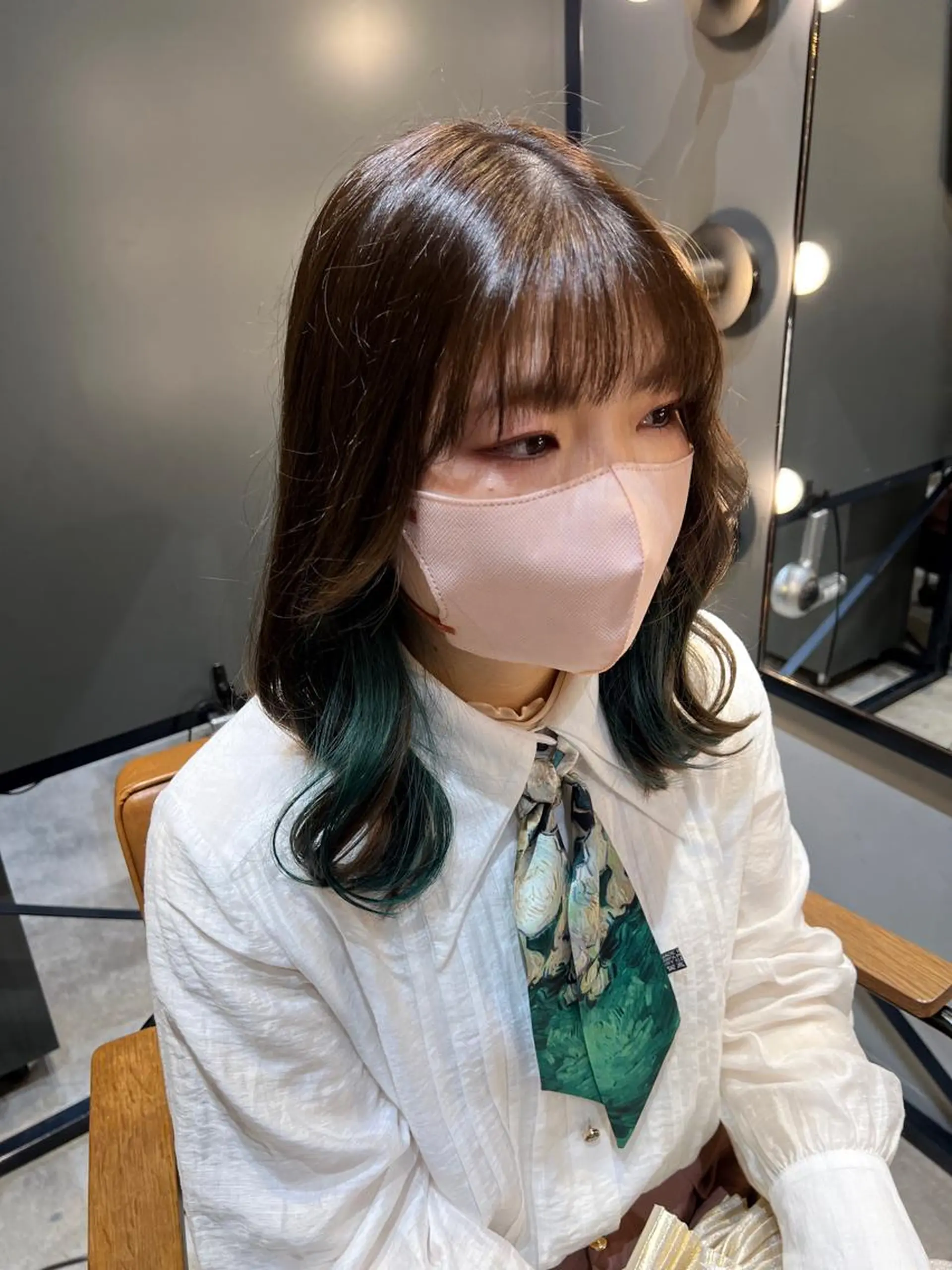 セミロング カラー カット ヘアカラー ノイシキ サキのヘアスタイル