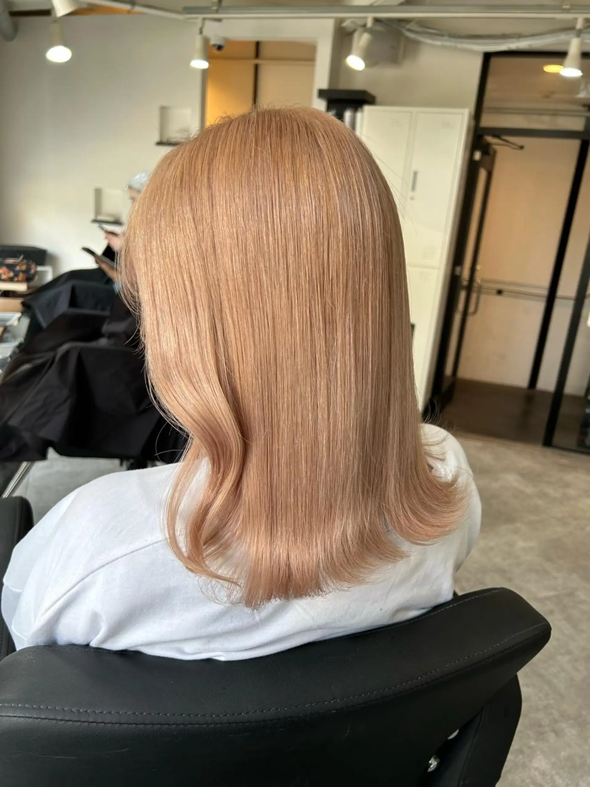 ミディアム カラー ベージュカラー ミルクティーベージュ ヘアカラー トリートメント ✂️大門 巧✂️ LAFF難波店のヘアスタイル