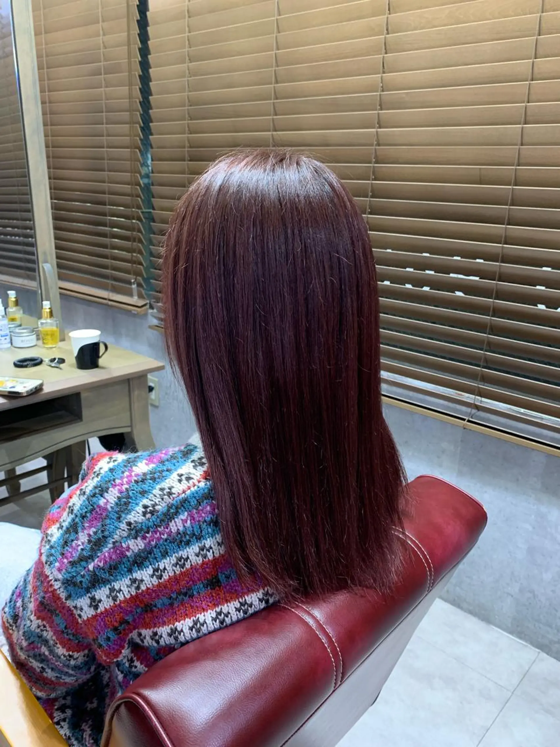 セミロング カラー ピンクカラー ヘアカラー トリートメント ツヤカラー🤍 ARISAのヘアスタイル