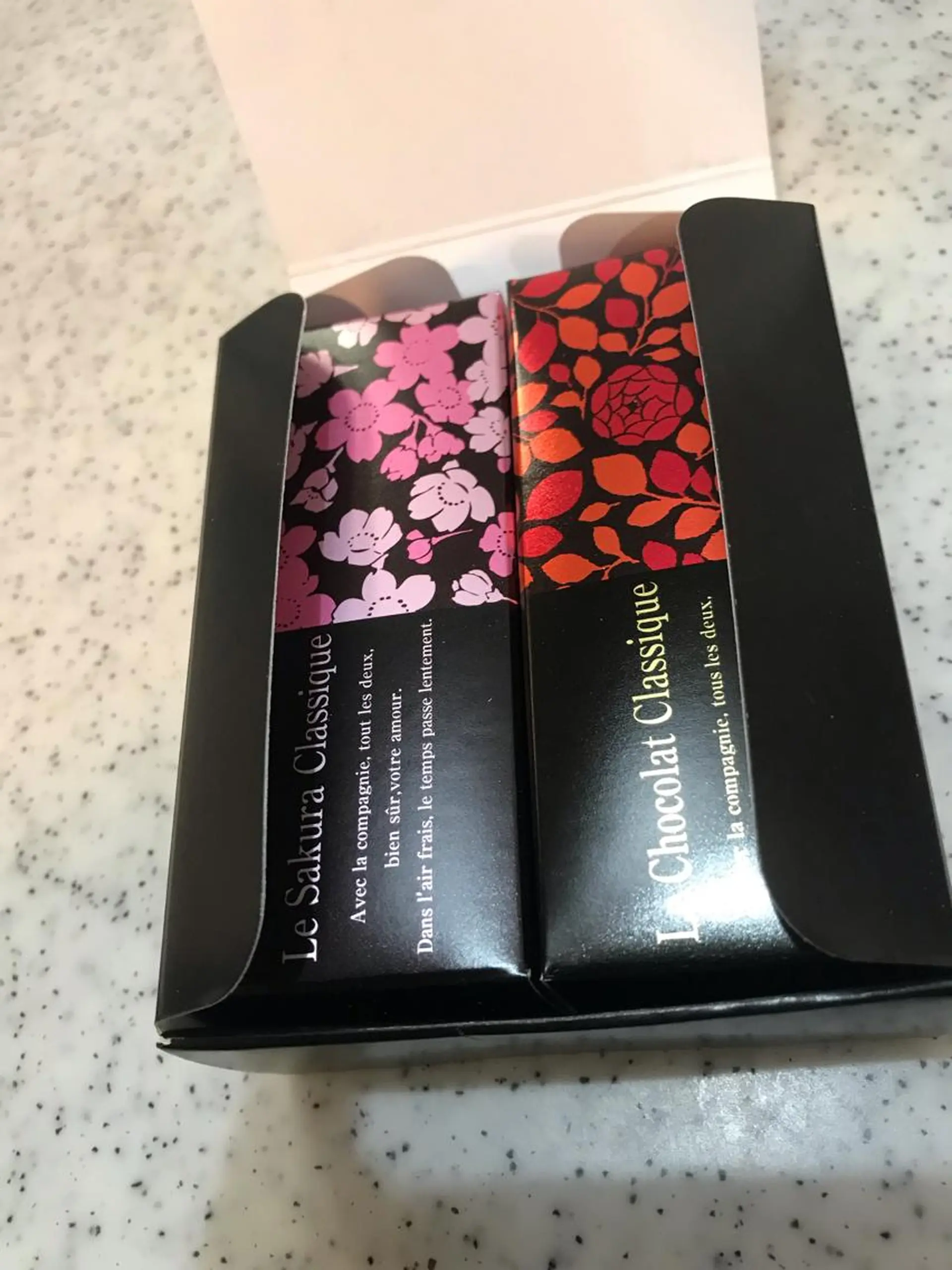 ミディアム カラー パーマ ヘアアレンジ メンズ キッズ ネイル マツエク・マツパ アイブロウ アニメ,Vオタク× 即効痩せエステサロンのエステ・リラクイメージ