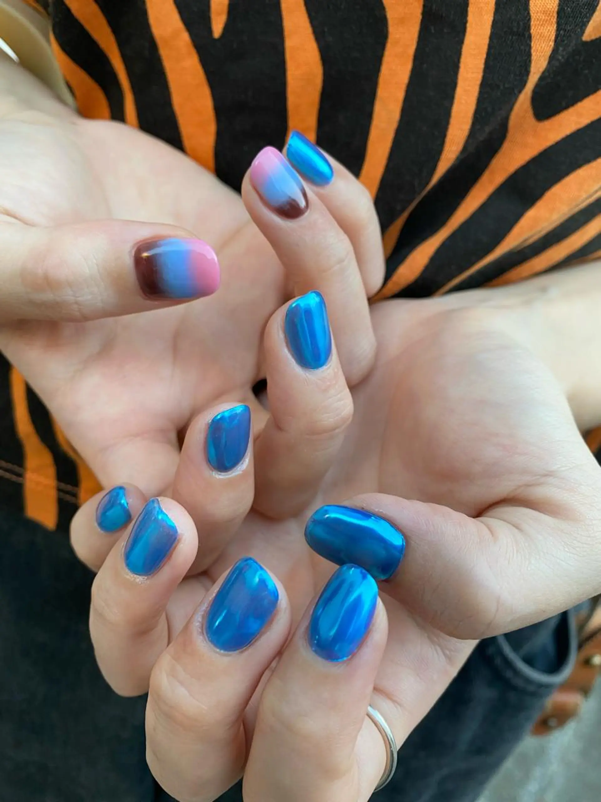 ネイル ブルー ミラーネイル 🌼大西洋子 laughl🌼のネイルデザイン