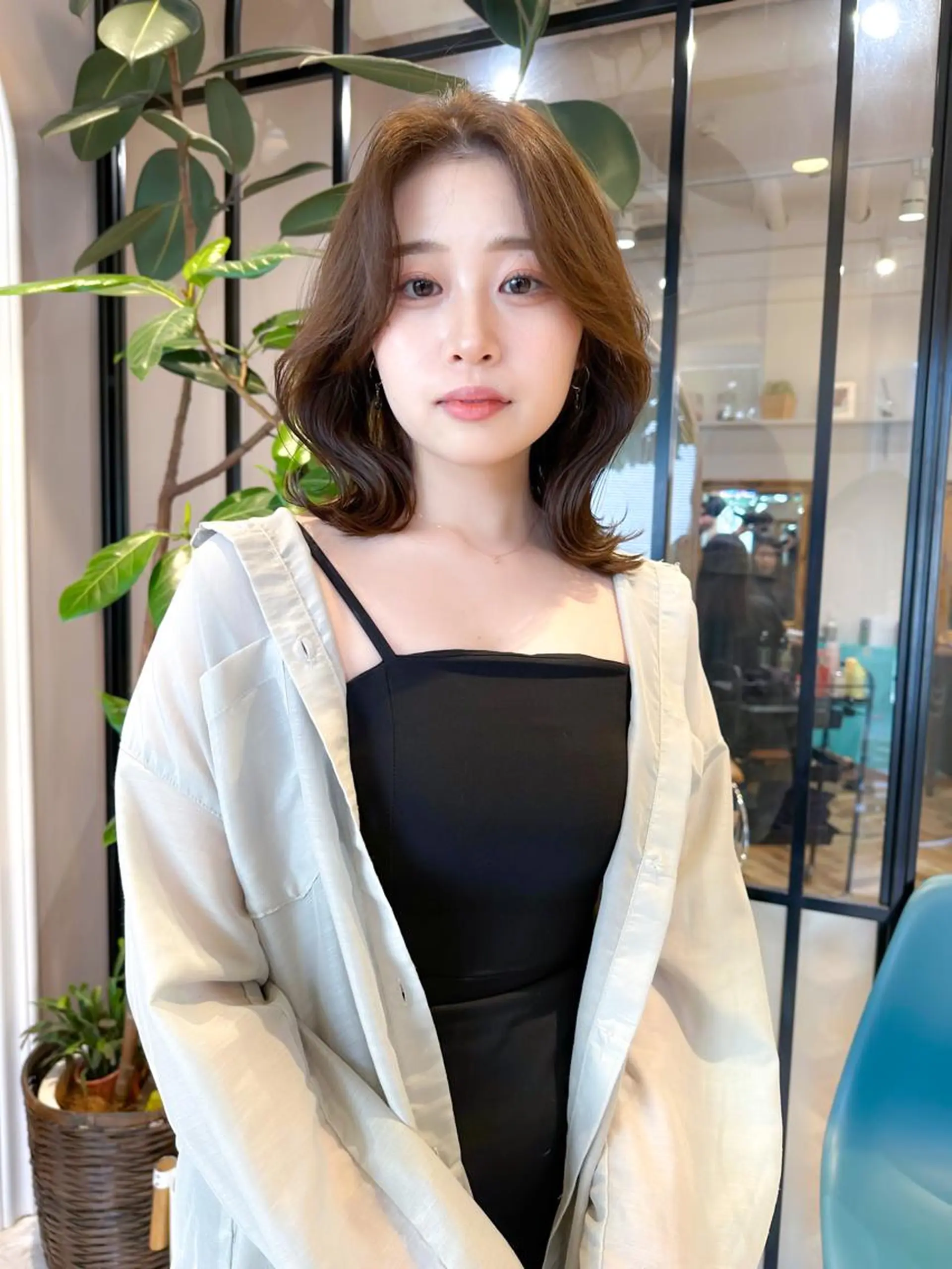 ミディアム カラー カット ヘアカラー トリートメント レイヤー🇰🇷 韓国ヘア💕トモミのヘアスタイル