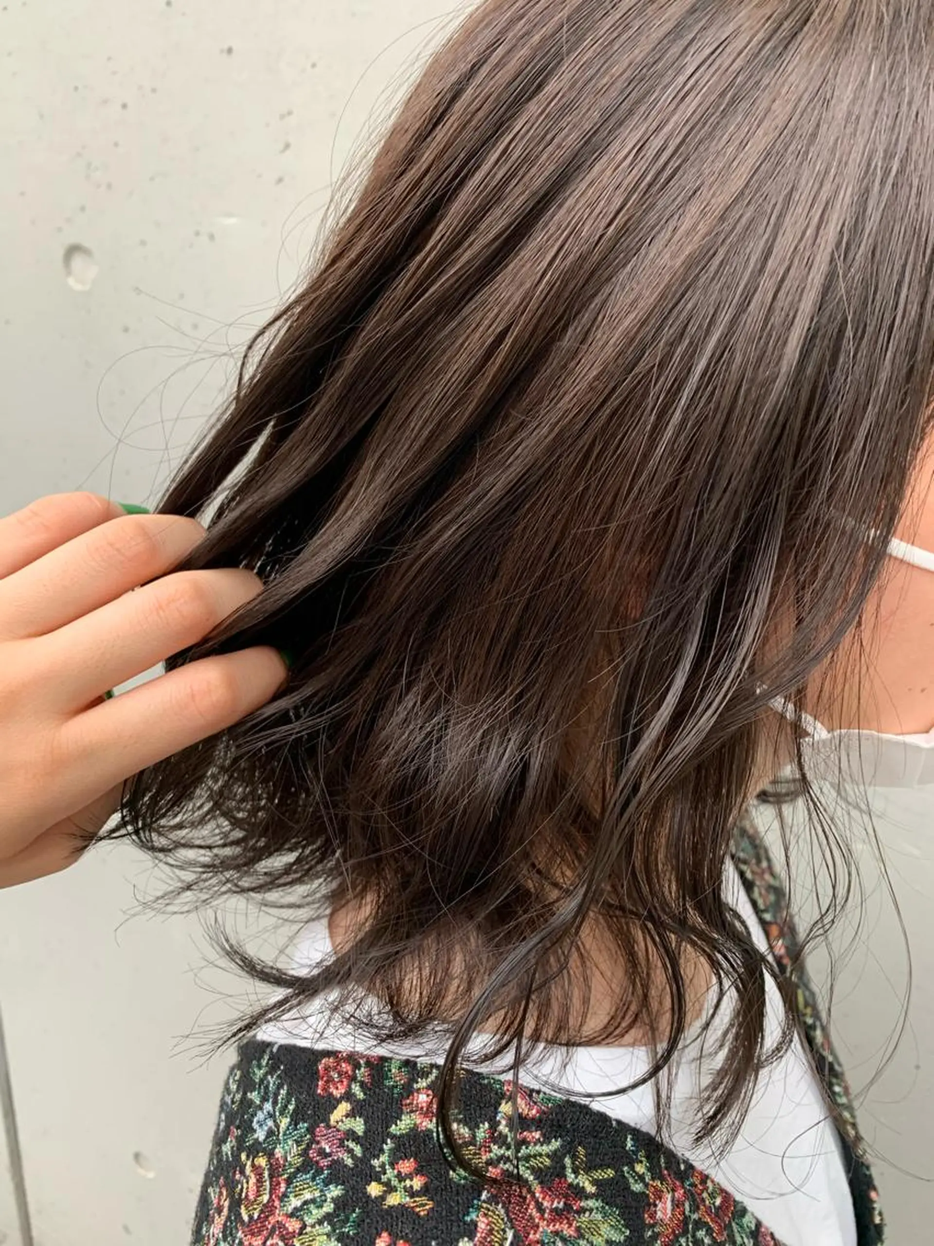 ミディアム カラー putri 川邉 優花のヘアスタイル