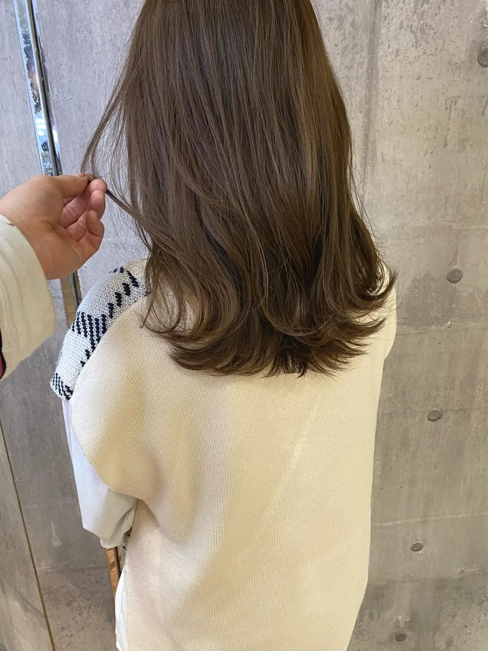 ミディアム カラー カット ヘアカラー トリートメント 髪質改善ｶﾗｰ ｹｱﾌﾞﾘｰﾁ/ﾀﾑのヘアスタイル