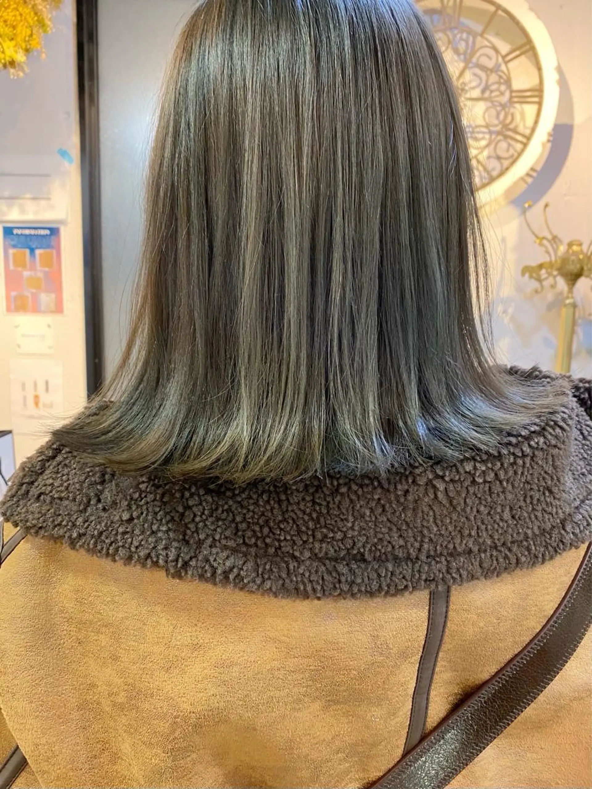 ミディアム カラー ベージュカラー オリーブベージュ Piaコータロー ハイトーン&‪ボブのヘアスタイル