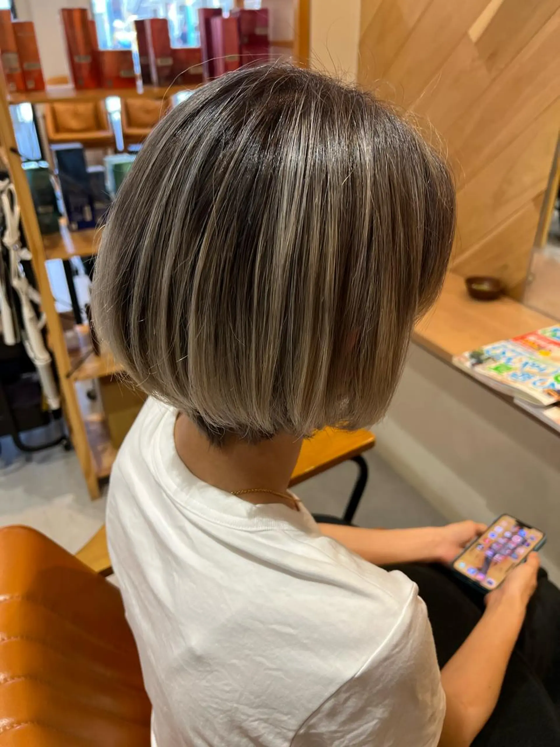 カラー ショートボブ、ハイト ーン特化　/下川のヘアスタイル