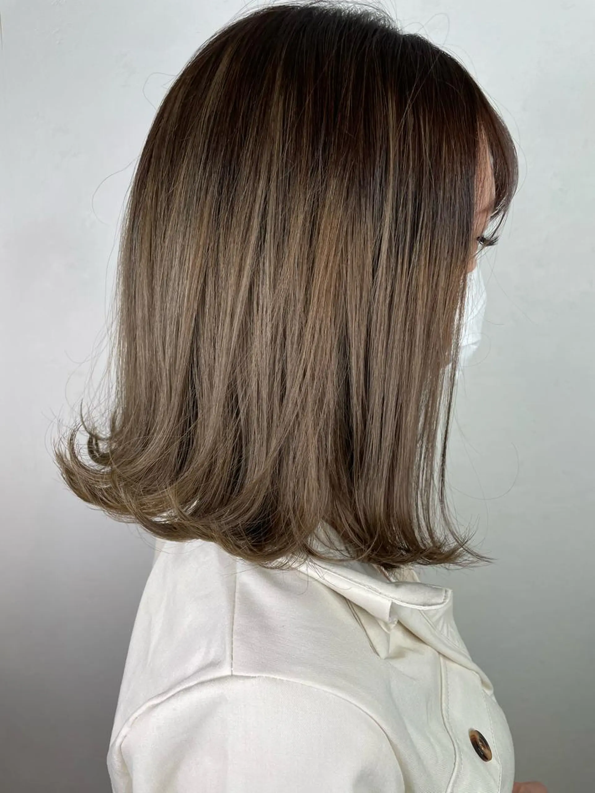 ミディアム カット ヘアカラー WEG 難波のヘアスタイル