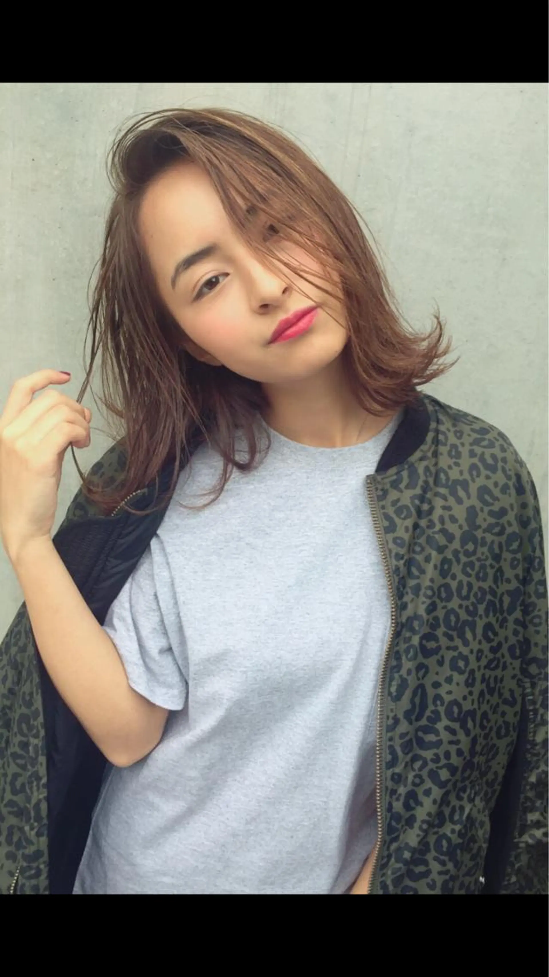 ミディアム 外ハネヘア 🌈透明感カラー🌈 ✨飛田　ケイのヘアスタイル