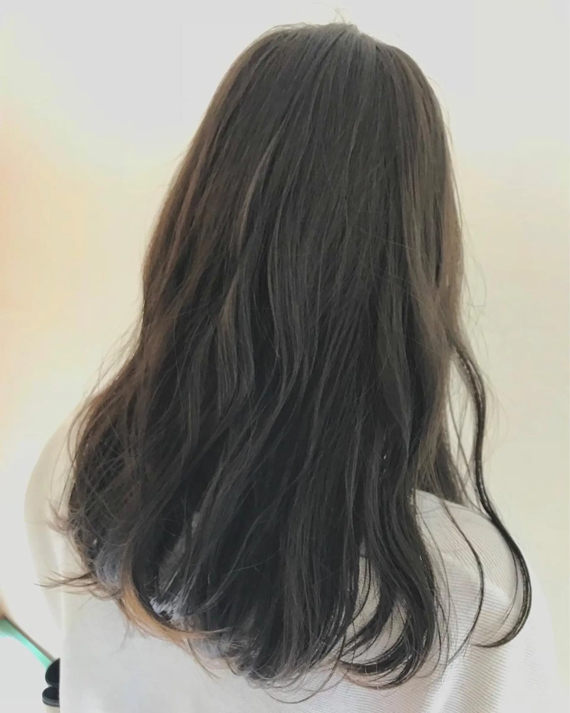 セミロング カラー アッシュ ベージュカラー イルミナカラー ヘアカラー トリートメント chiyo yasuのヘアスタイル