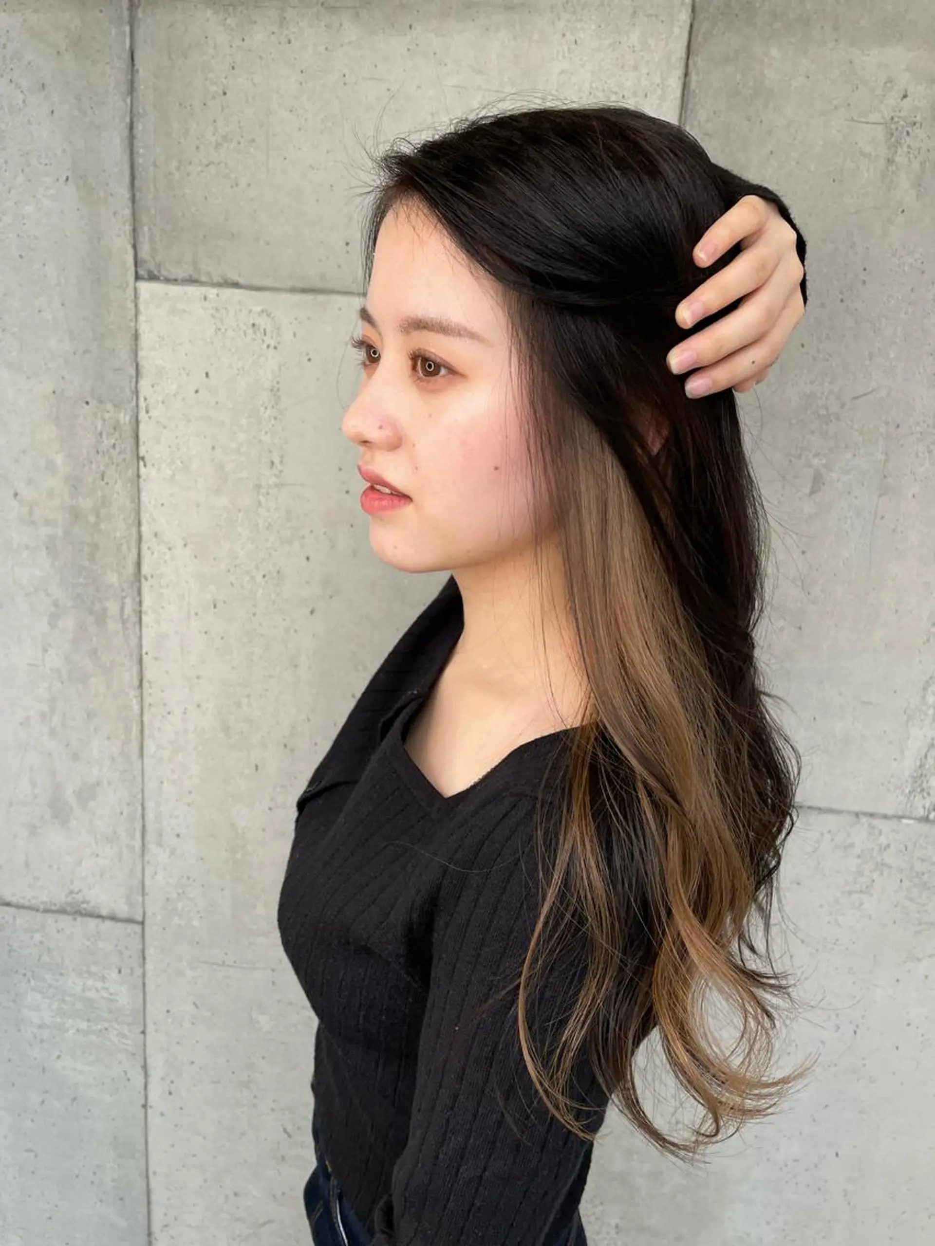 ロング 大内 志穂のヘアスタイル